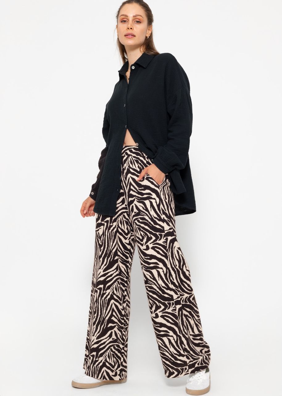 Lässige Hose mit Zebra Print - schwarz-weiß