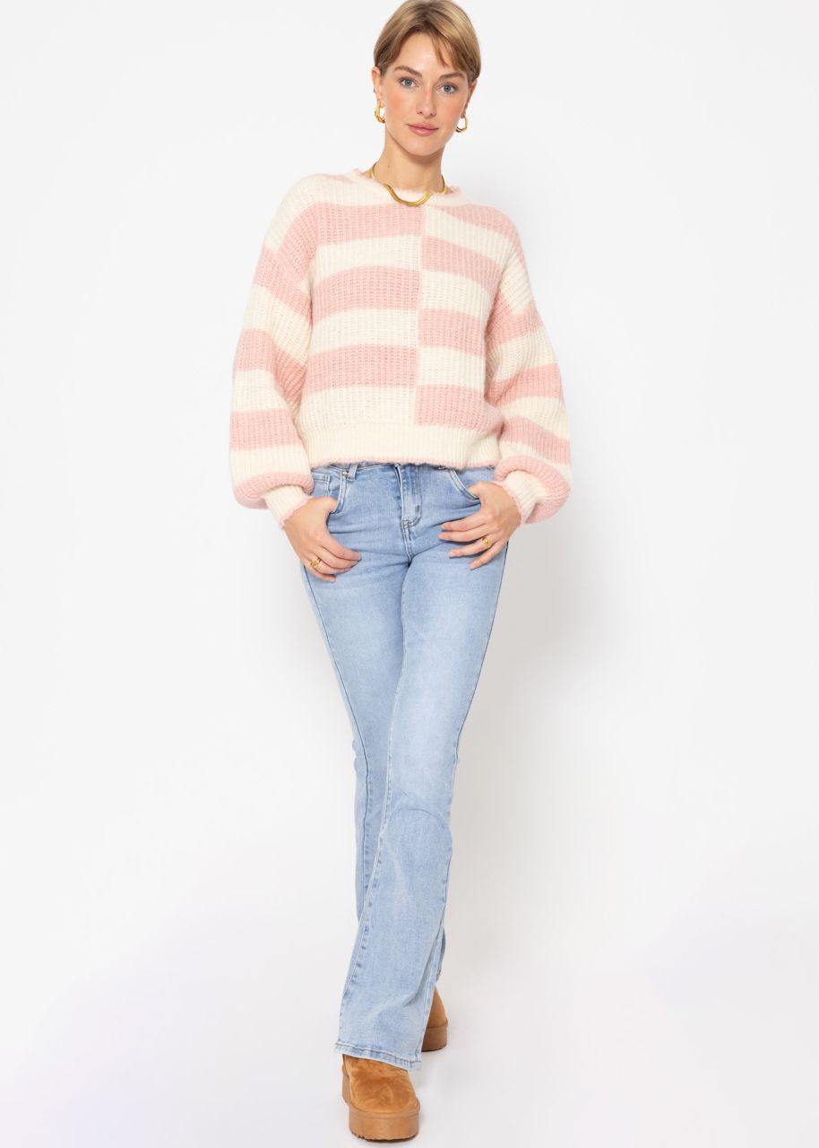 Flauschiger Pullover mit versetzten Blockstreifen - rosa-offwhite