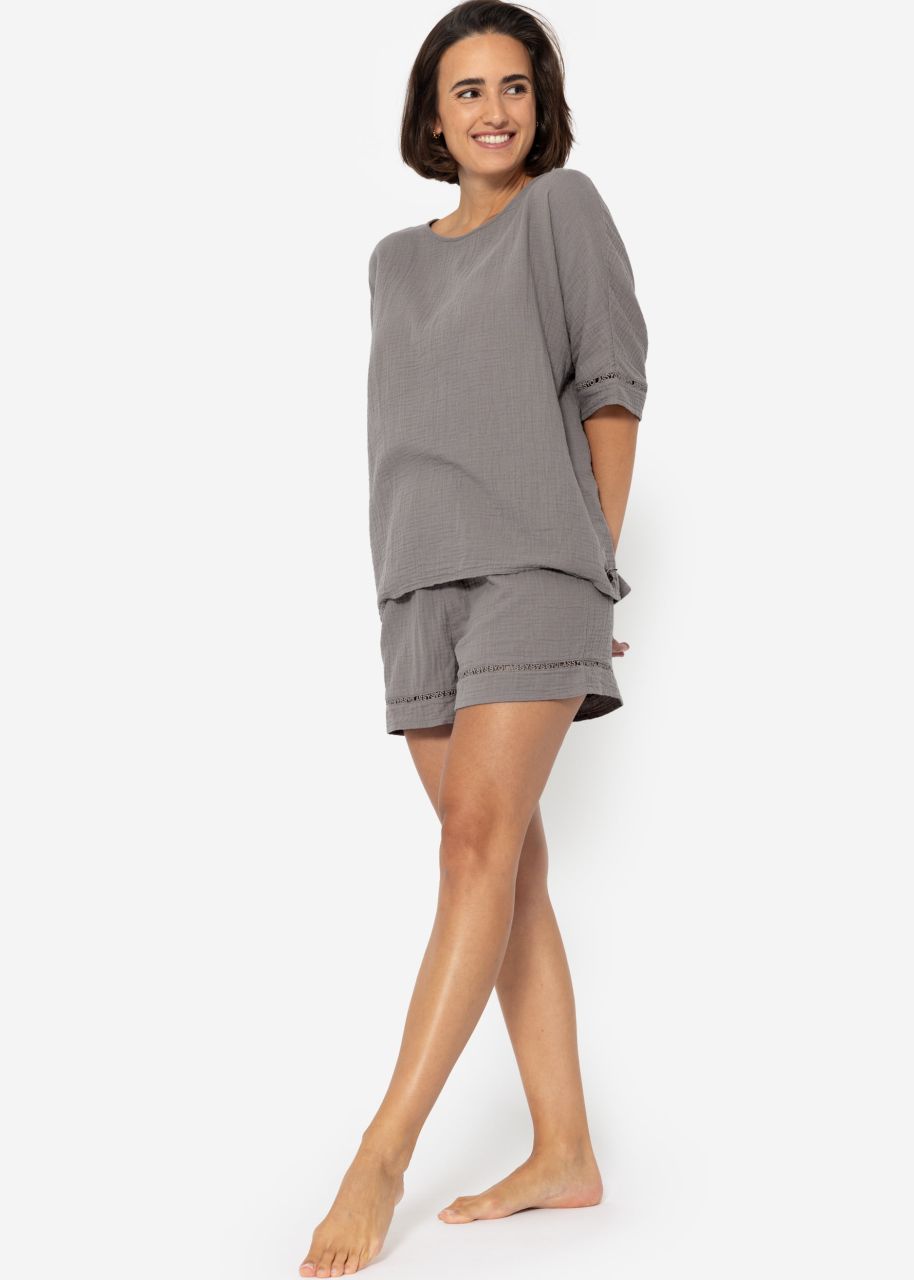 Musselin Pyjamashirt mit Spitzenborte - taupe