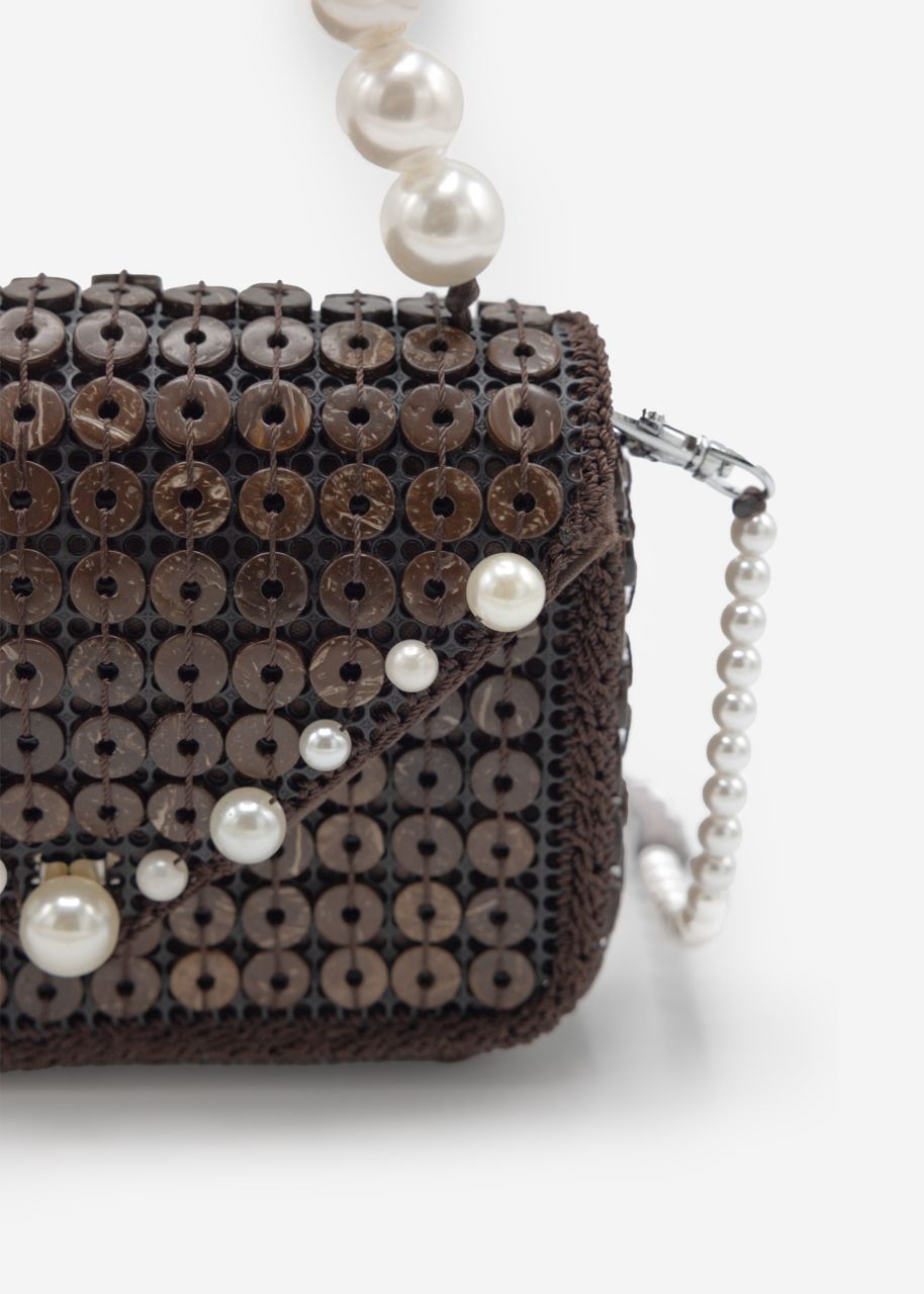 Kleine Tasche mit weißem Perlen-Henkel - dunkelbraun