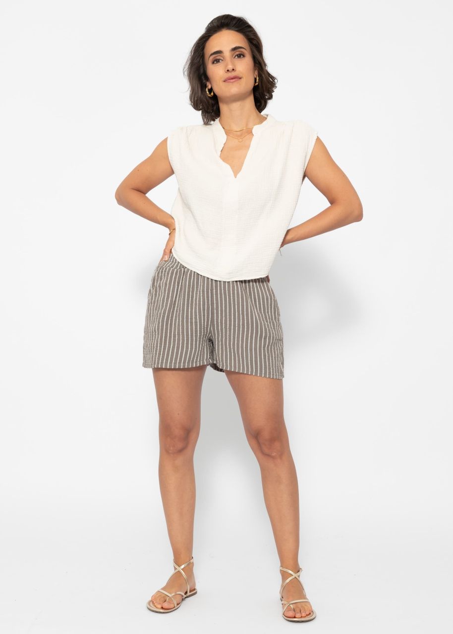 Gestreifte Musselin Shorts - taupe