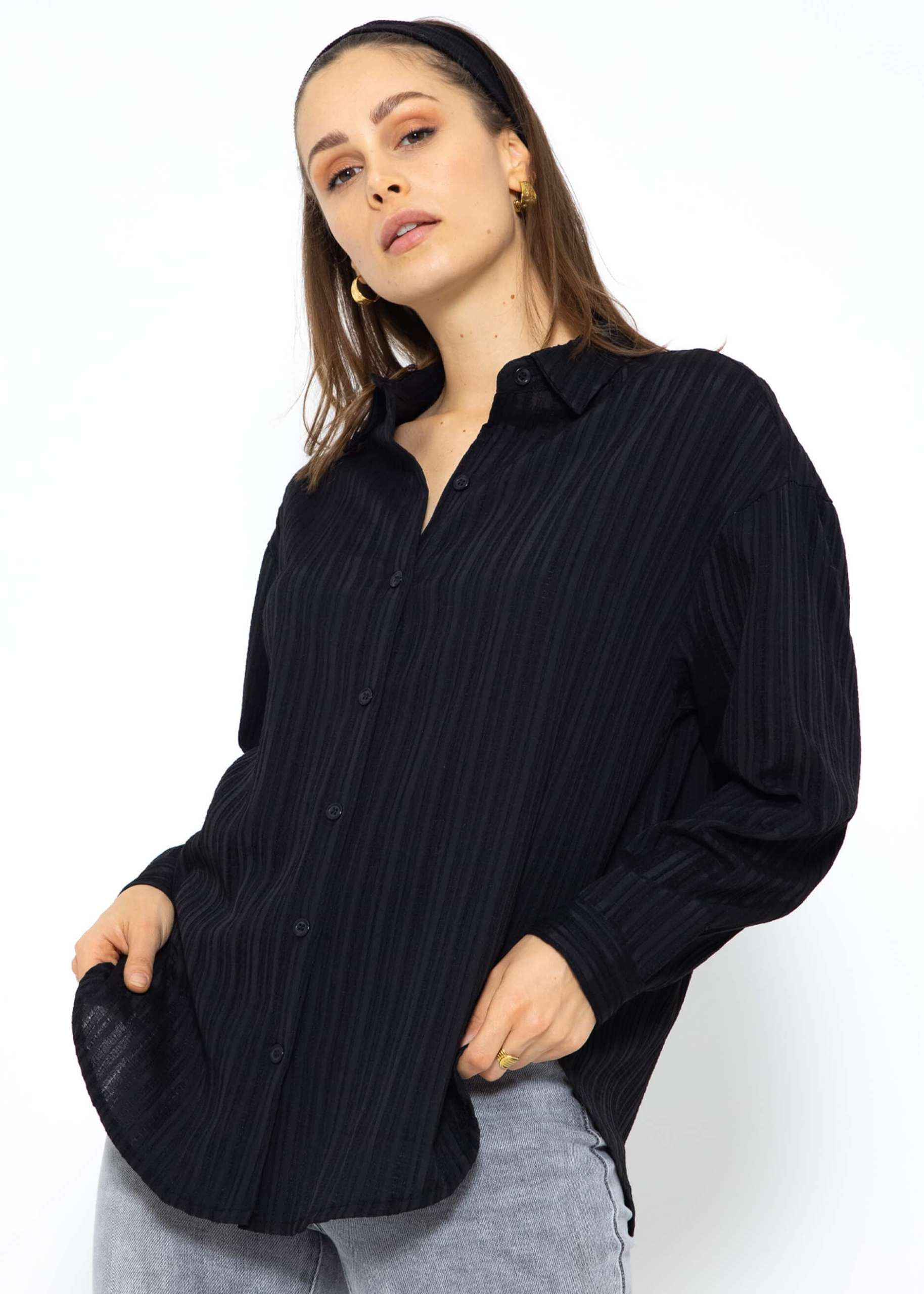 Bluse mit Crinkle-Effekt - schwarz