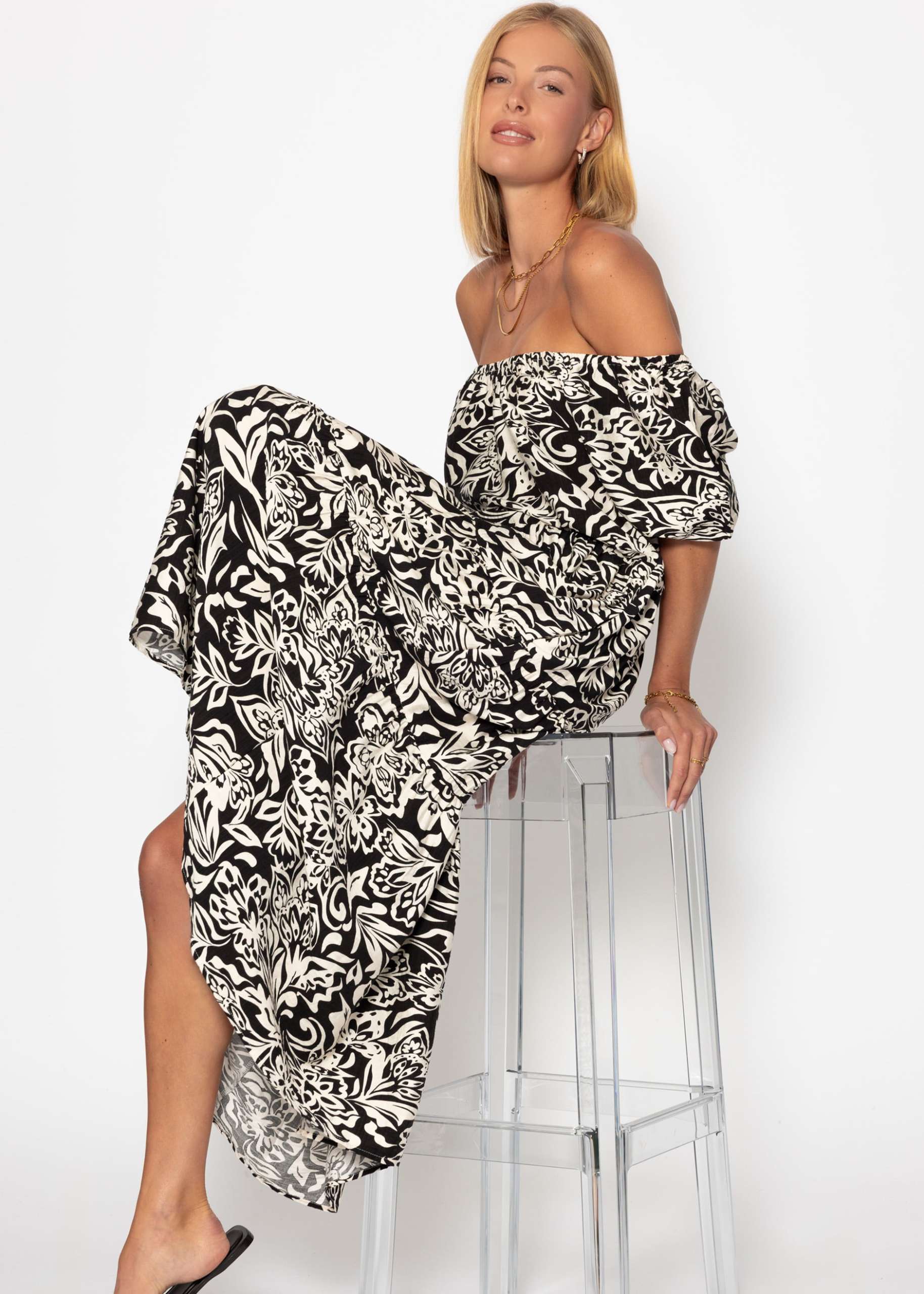 Maxi Kleid mit floralem Print - schwarz