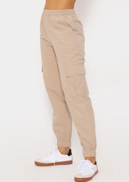 Hose mit aufgesetzten Taschen - beige