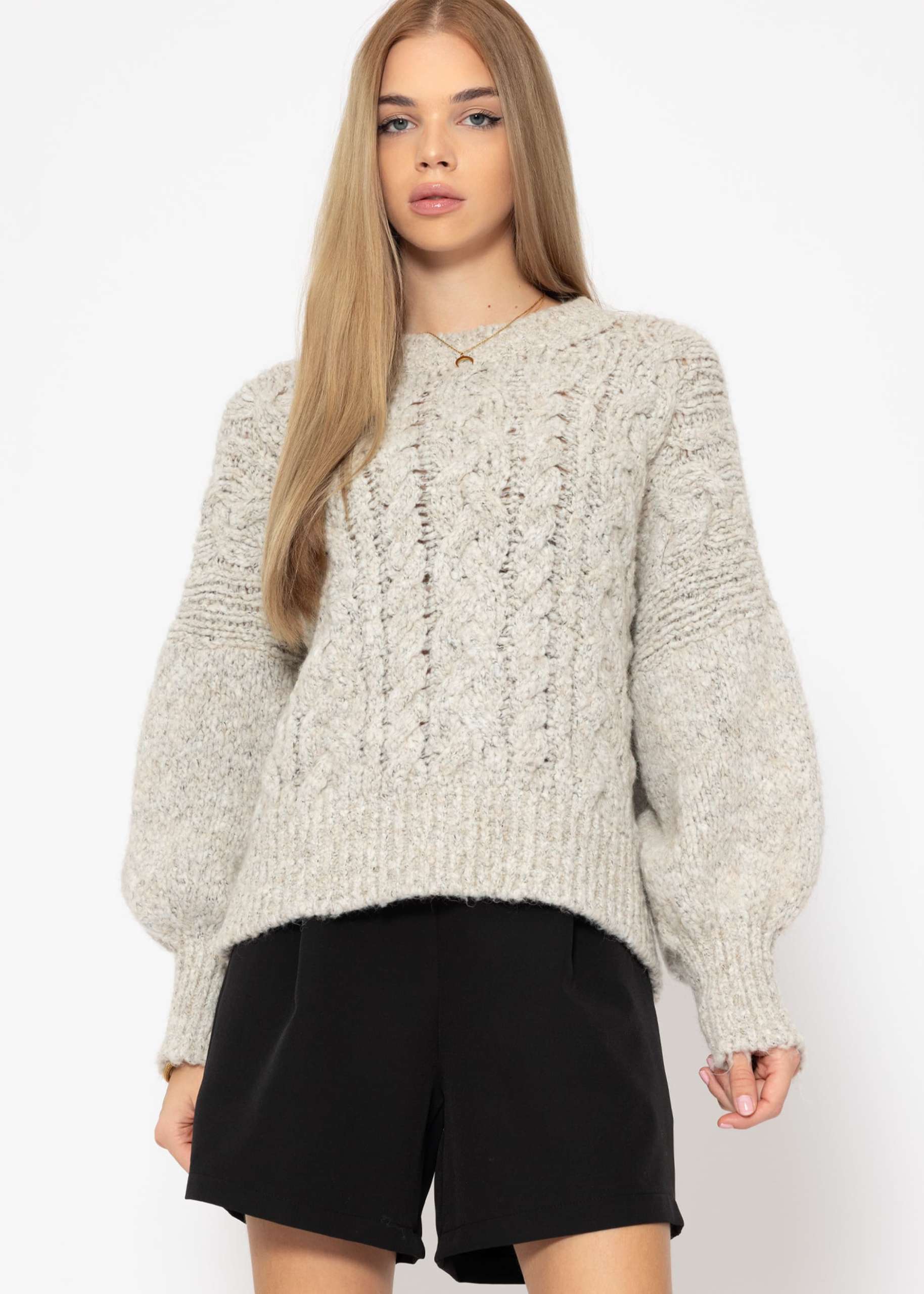 Super flauschiger Pullover mit Zopfmuster - grau