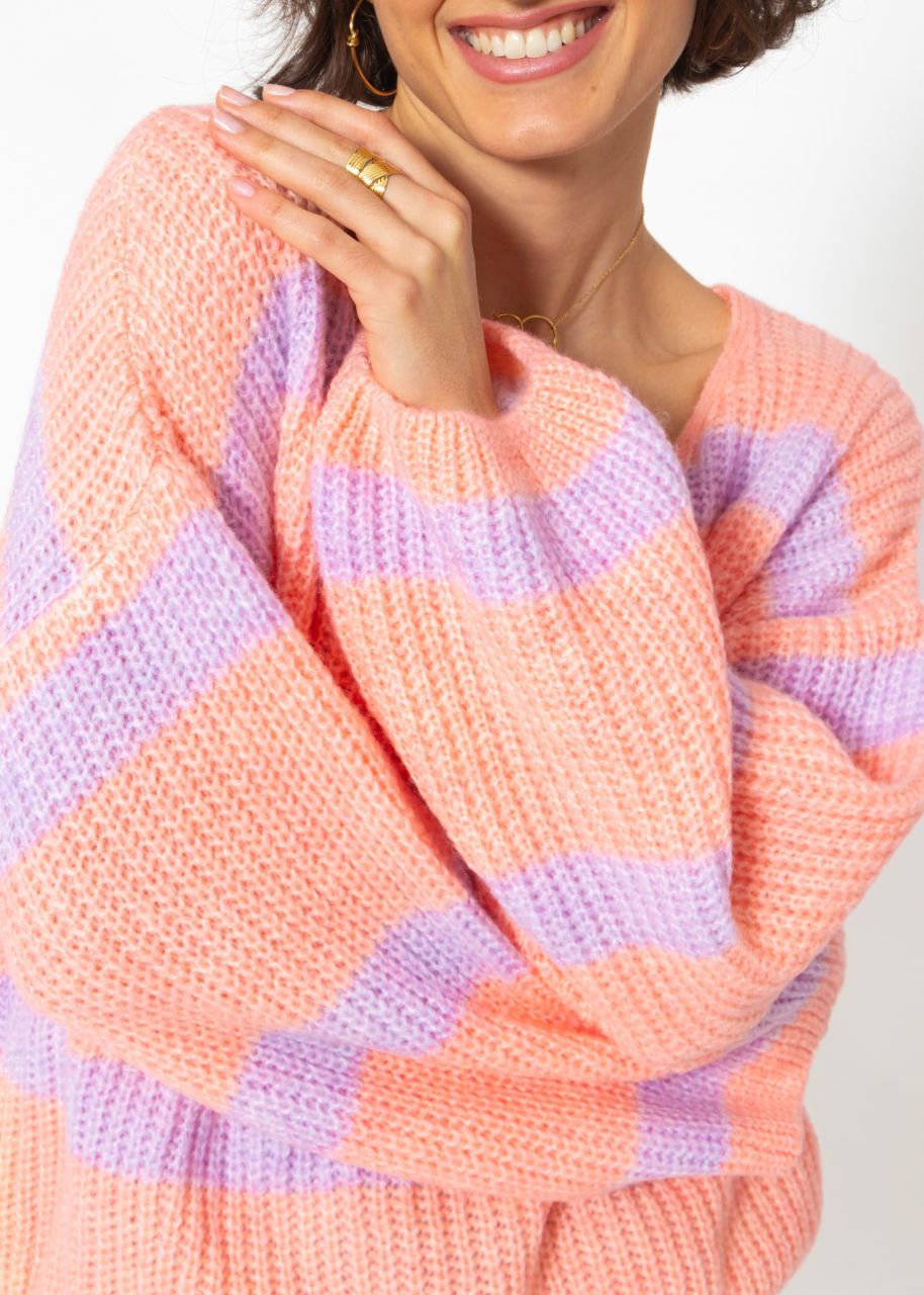 Pullover mit Streifen und V-Ausschnitt - peach-flieder