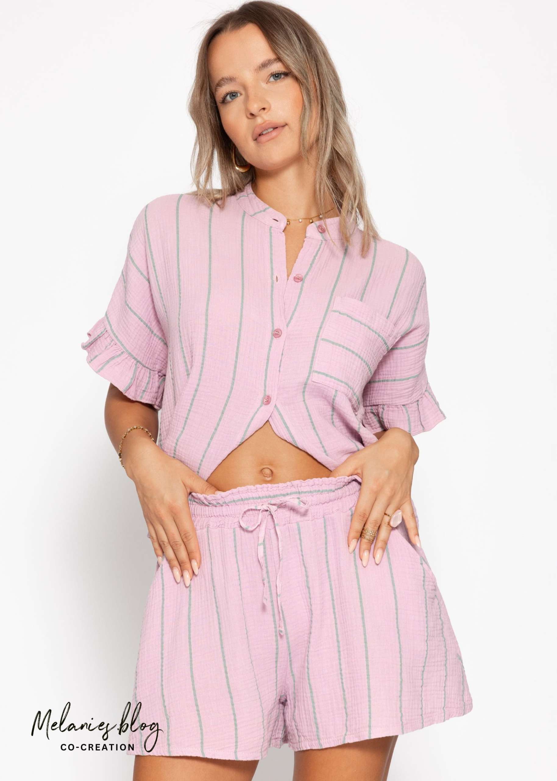 Gestreifte Musselin Shorts - rosa