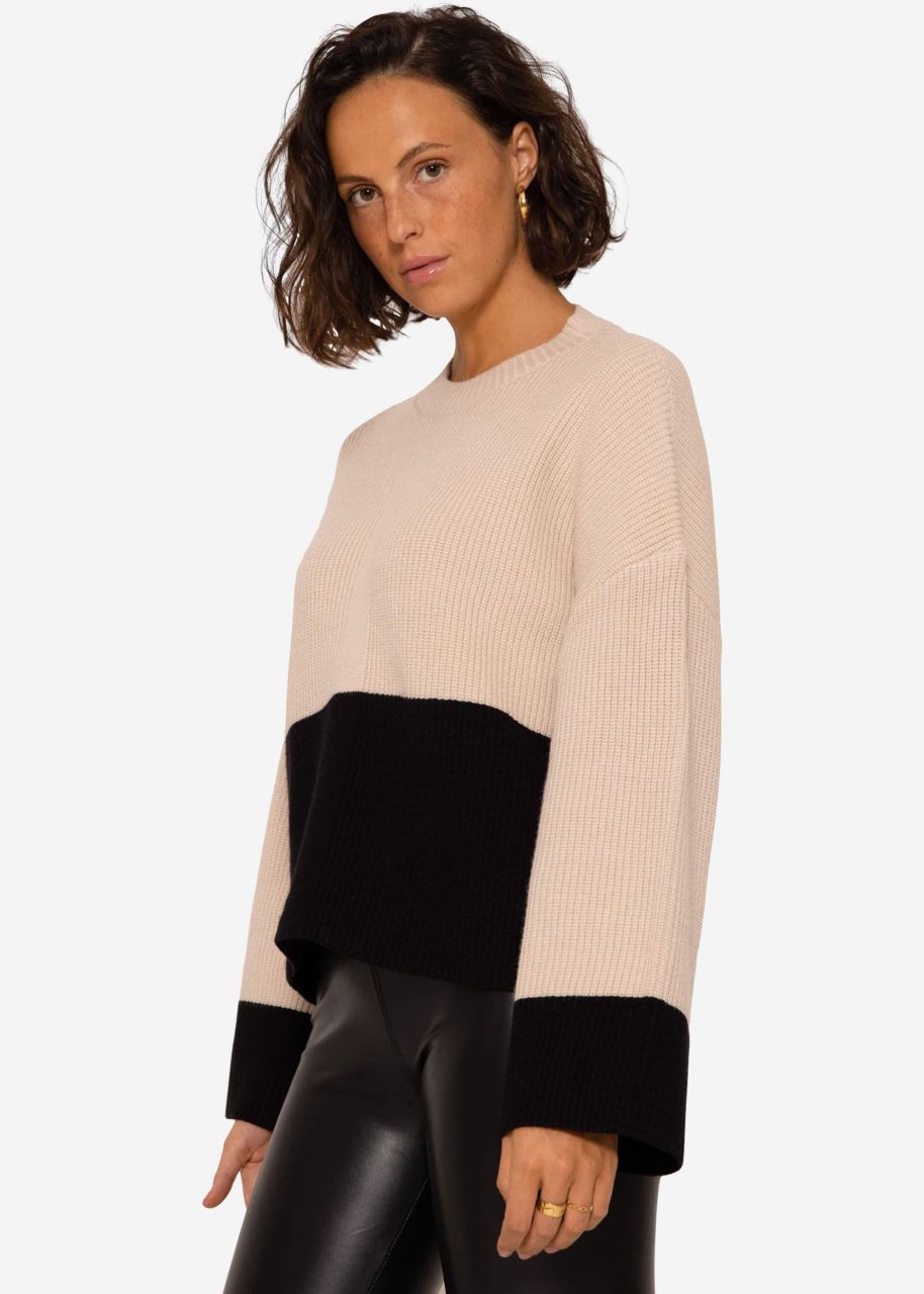 Pullover mit schwarzem Saum - beige