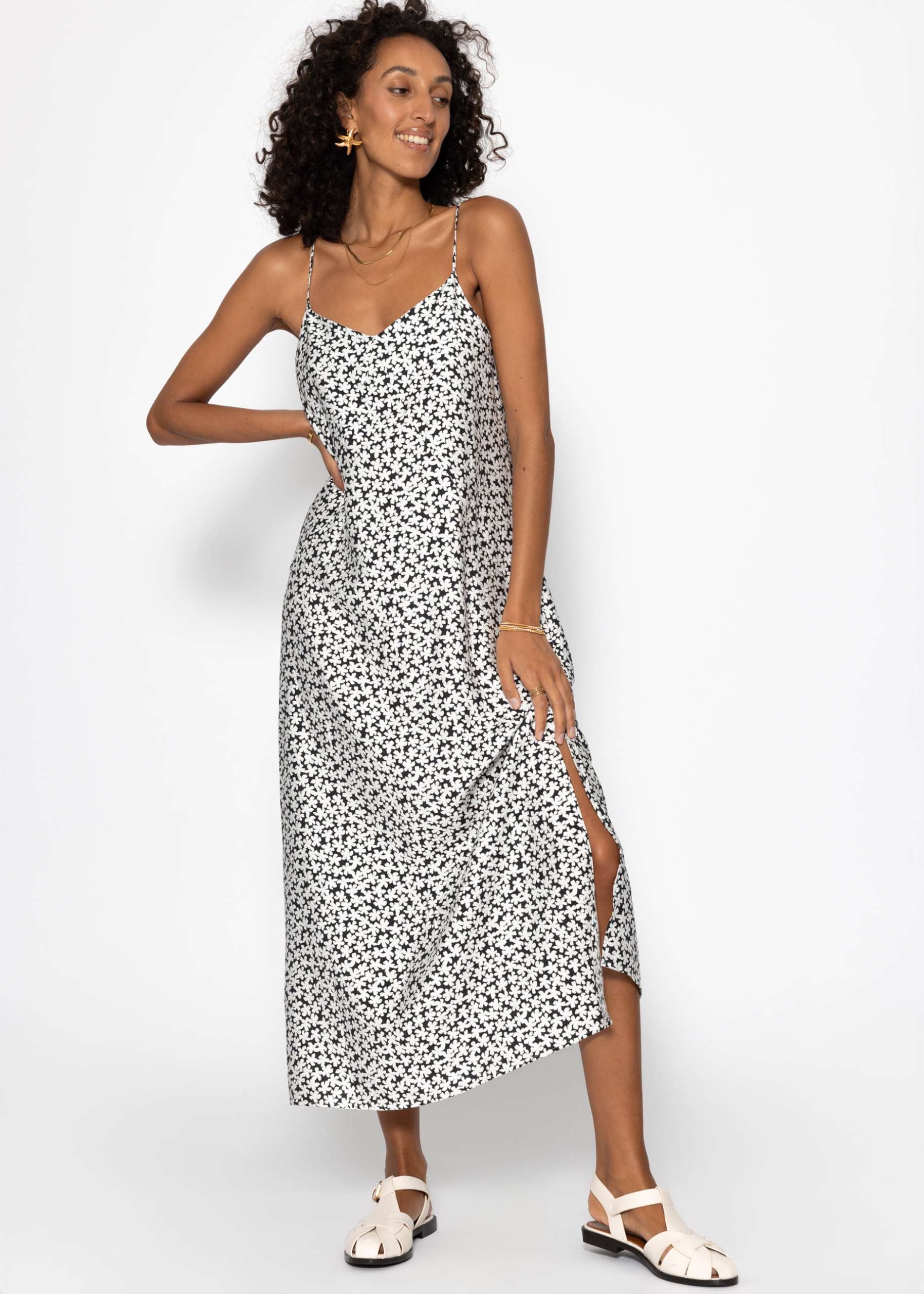 Maxi Kleid mit floralem Print - schwarz-weiß