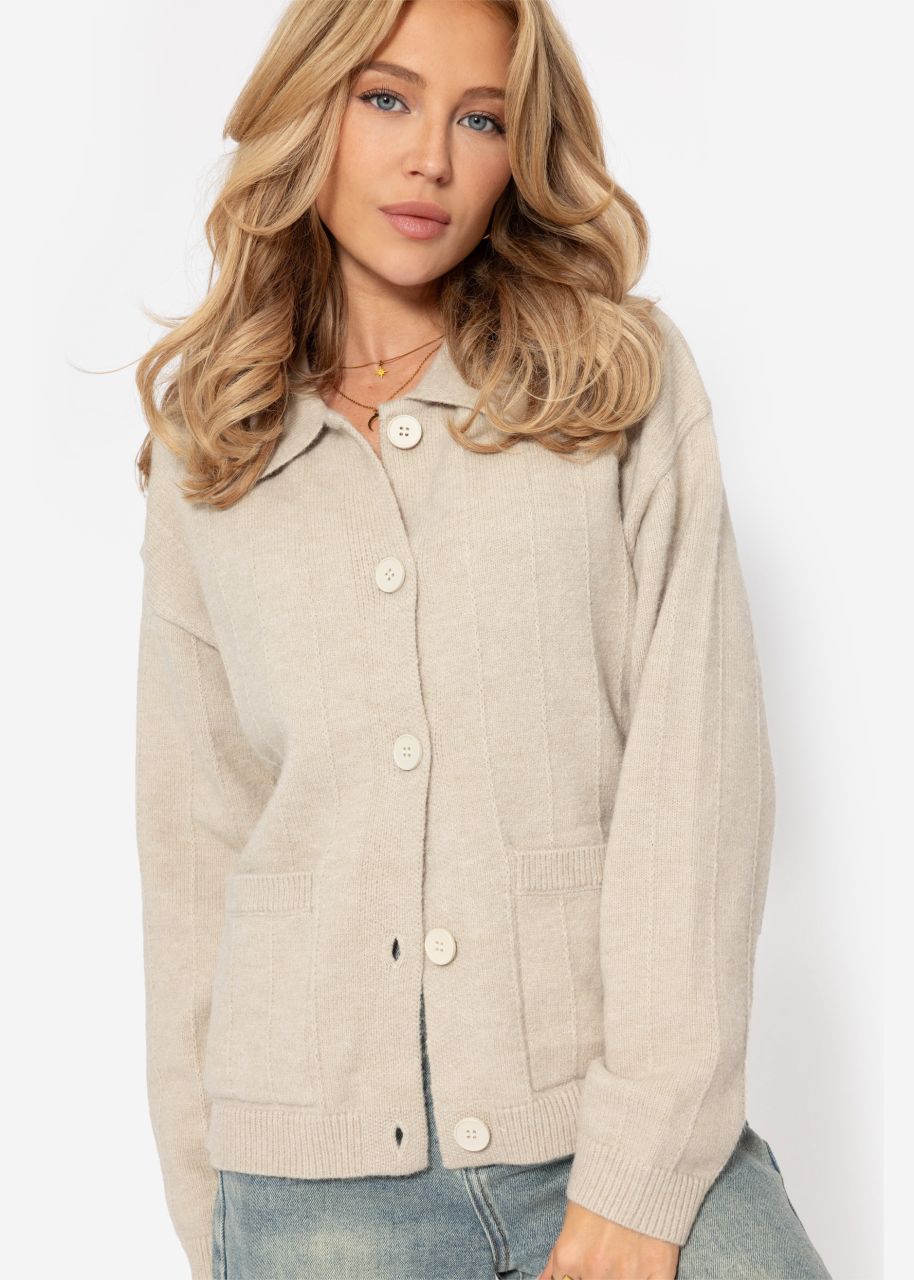 Strickjacke mit Kragen und Knopfleiste - beige