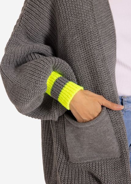Strick Cardigan mit gelben Streifen - hellgrau