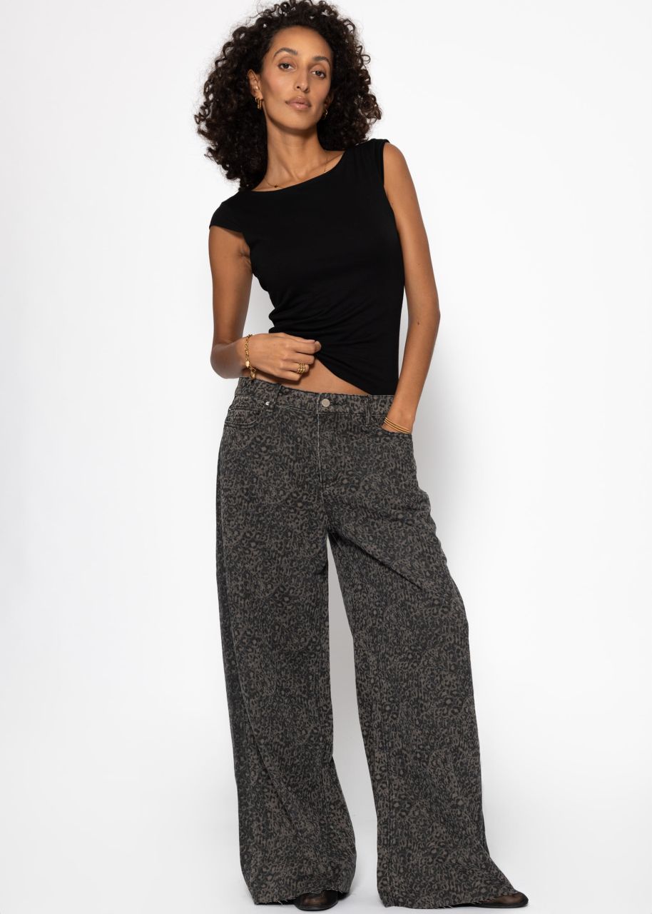 Weite Baggy-Jeans mit Leo-Print - braun