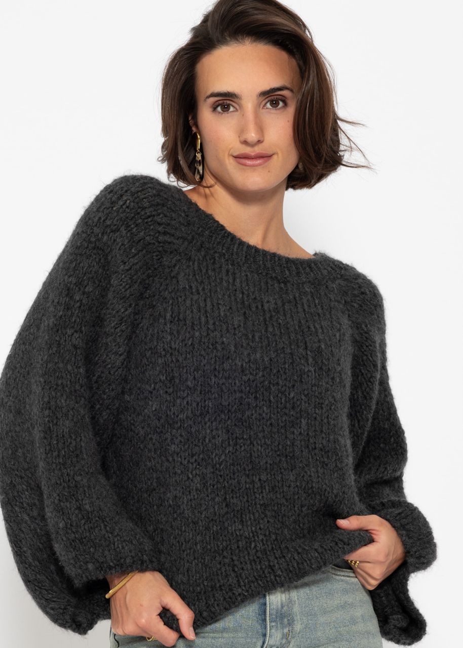 Pullover mit weitem Rundhalsausschnitt - grau