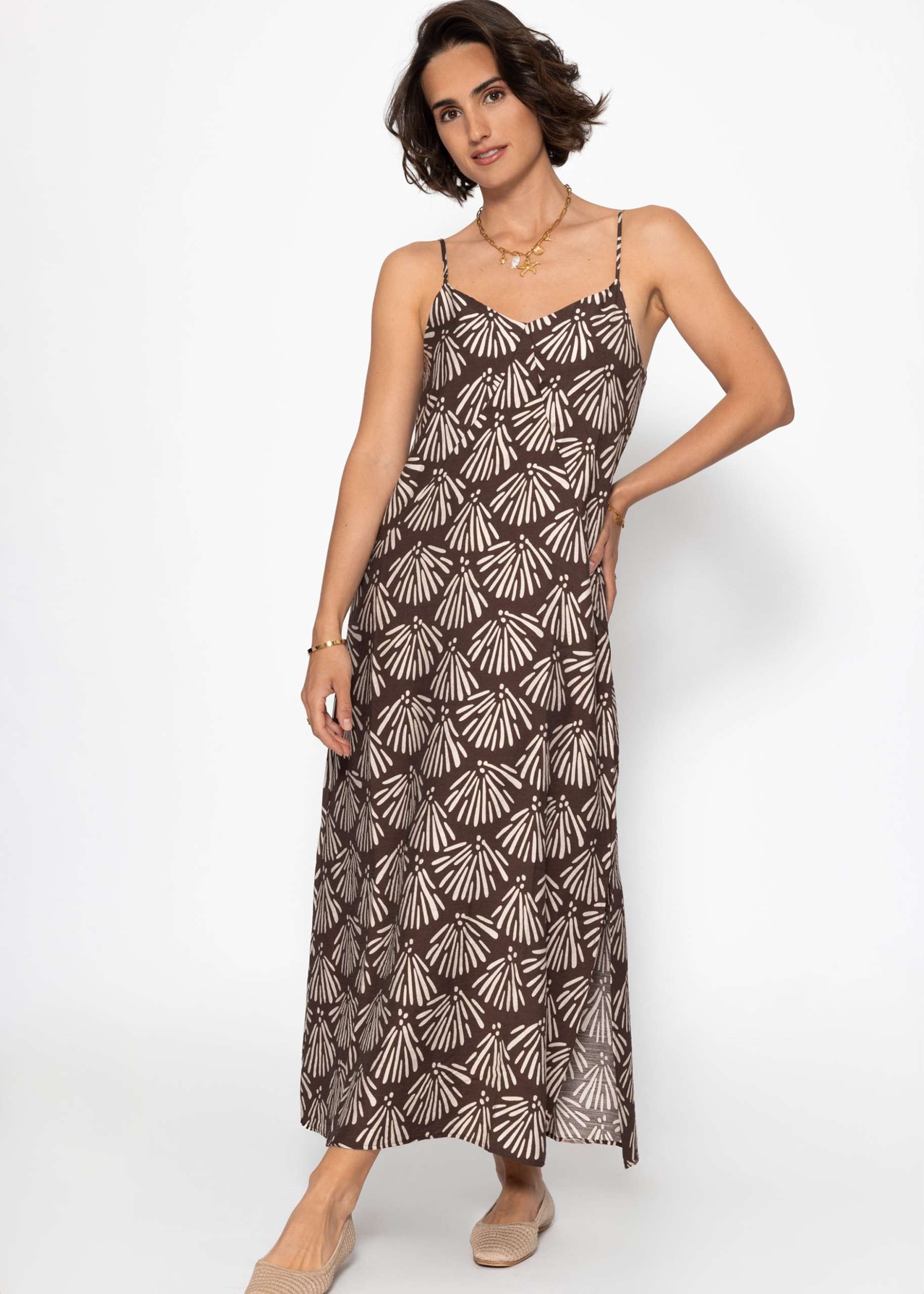 Maxi Kleid mit V-Ausschnitt und Muschel-Print - braun