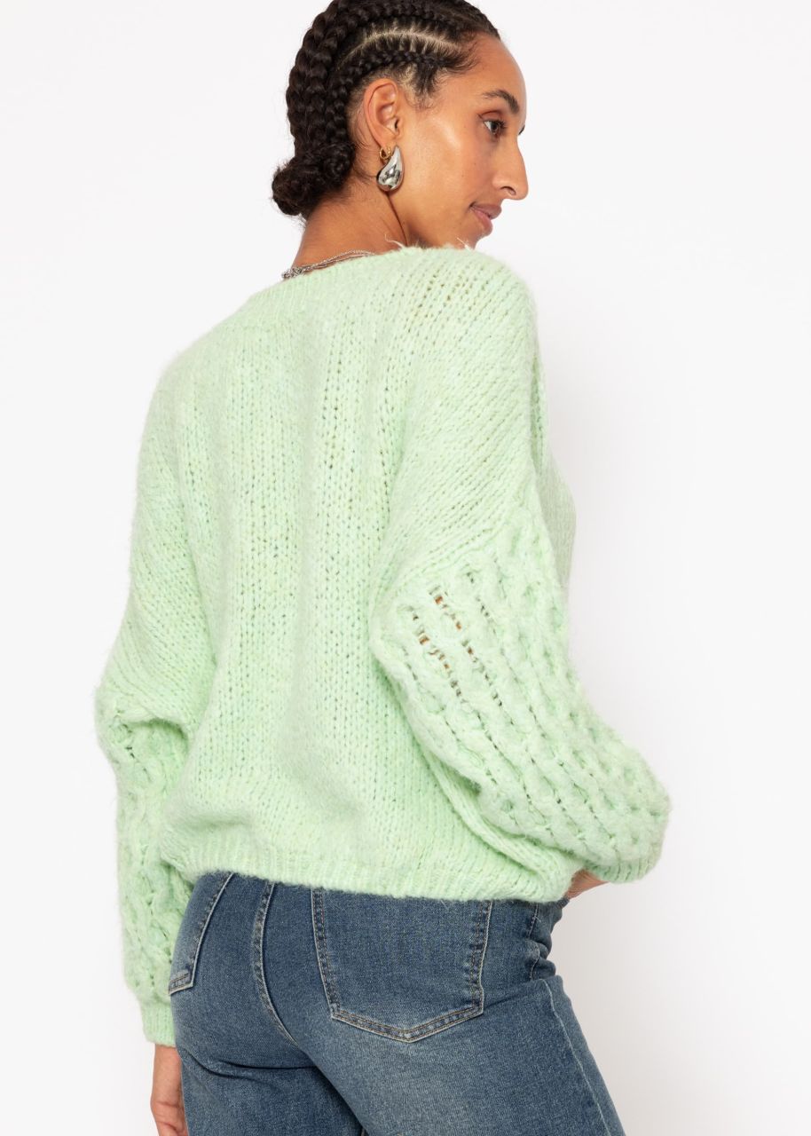 Flauschiger Strickpullover - salbeigrün