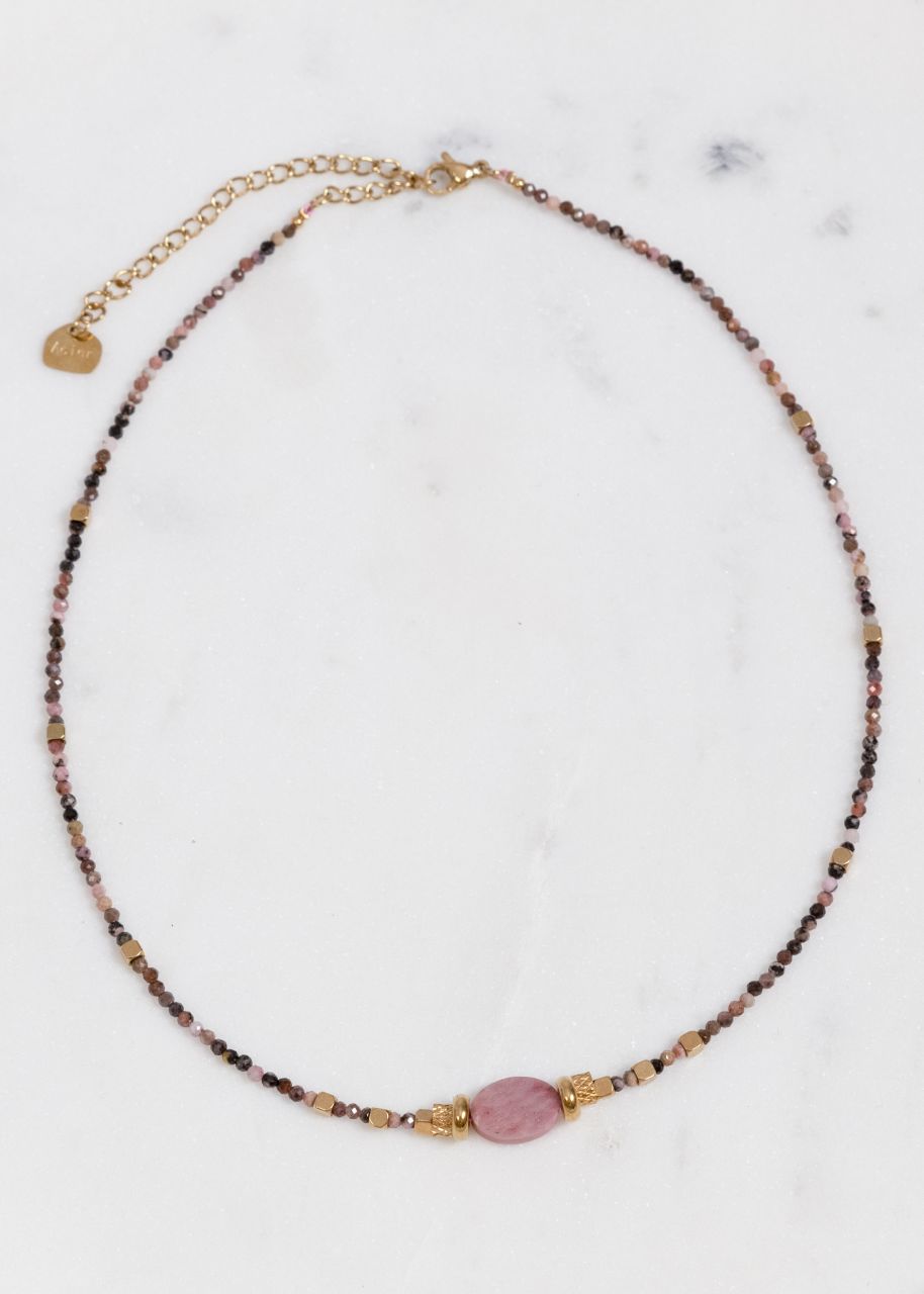 Schmale Halskette mit Rhodonit Perlen, gold