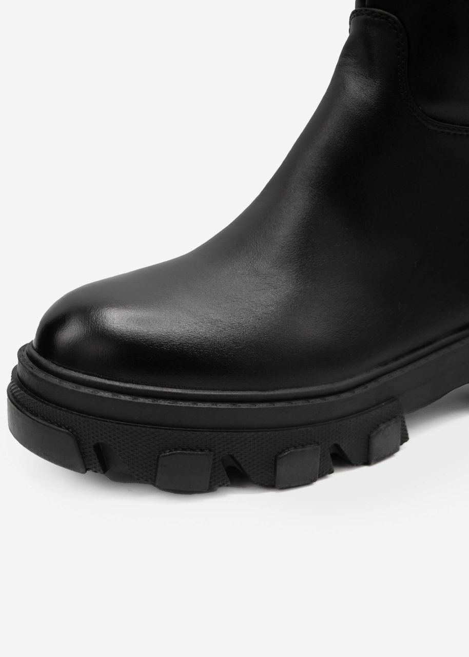 Plateau Boots mit grober Sohle, schwarz