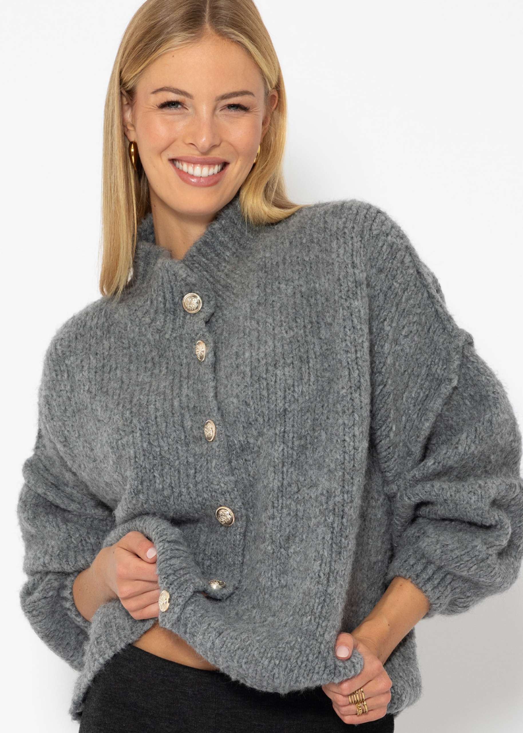 Jessica Haller Kuscheliger Oversize Cardigan mit Knöpfen - grau