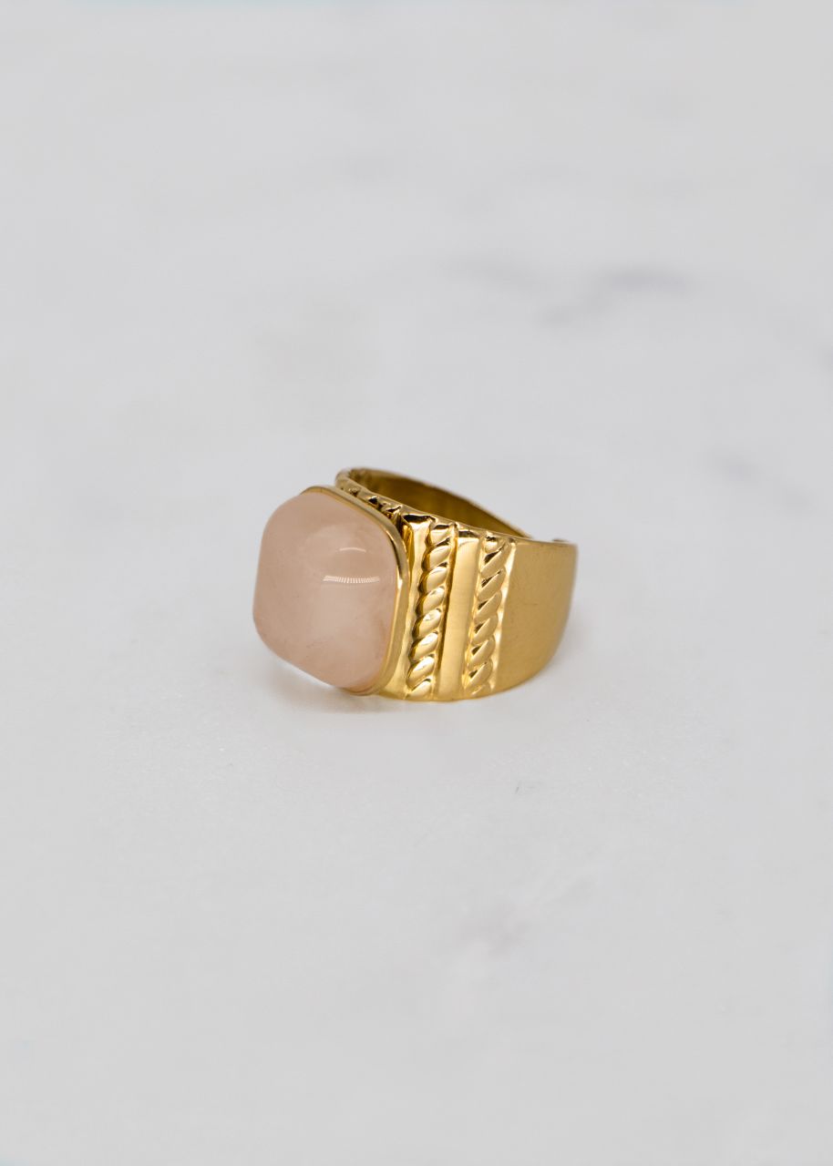 Breiter Ring mit Rosenquarz-Stein, gold