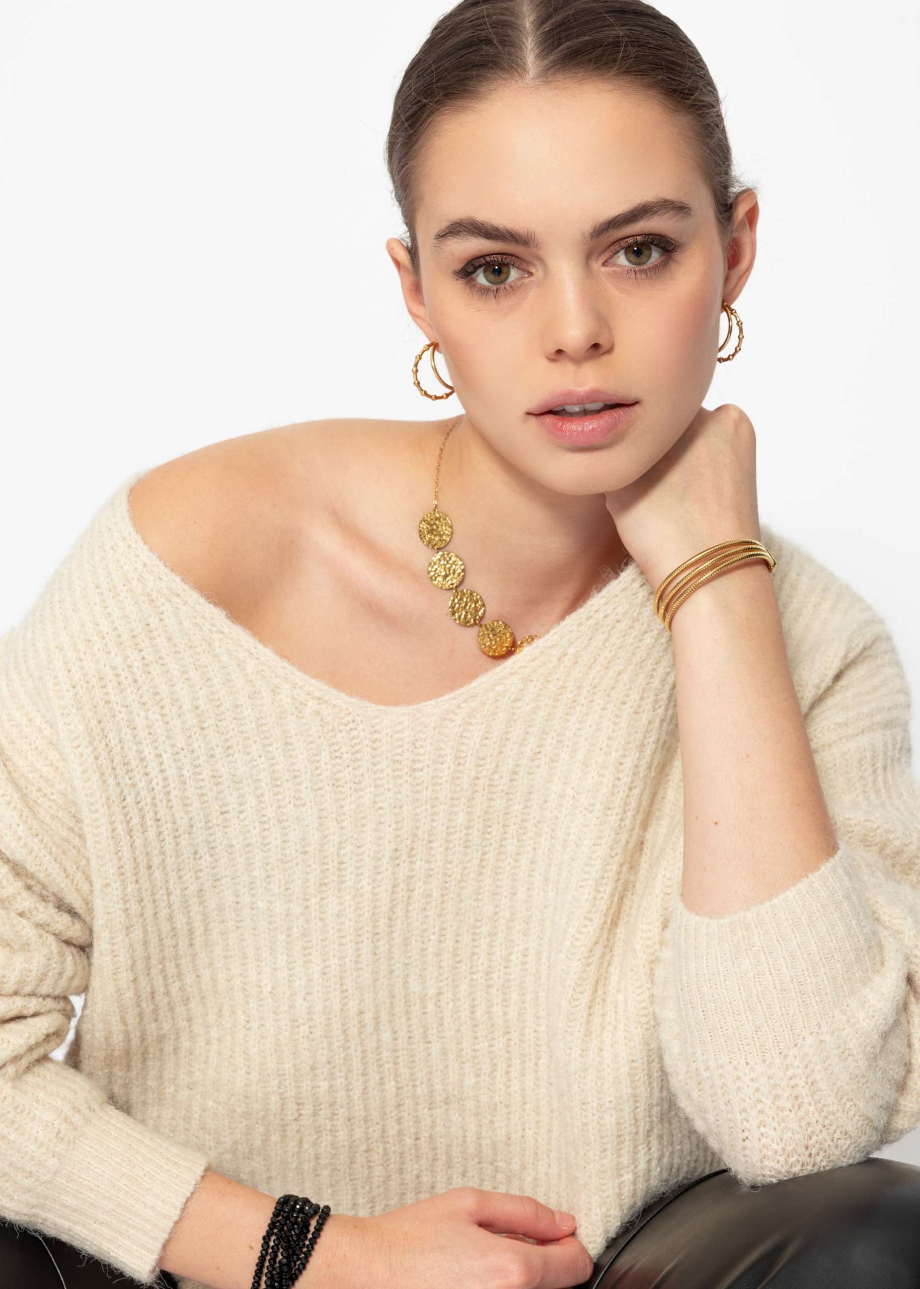 Gerippter Pullover mit V-Ausschnitt - beige