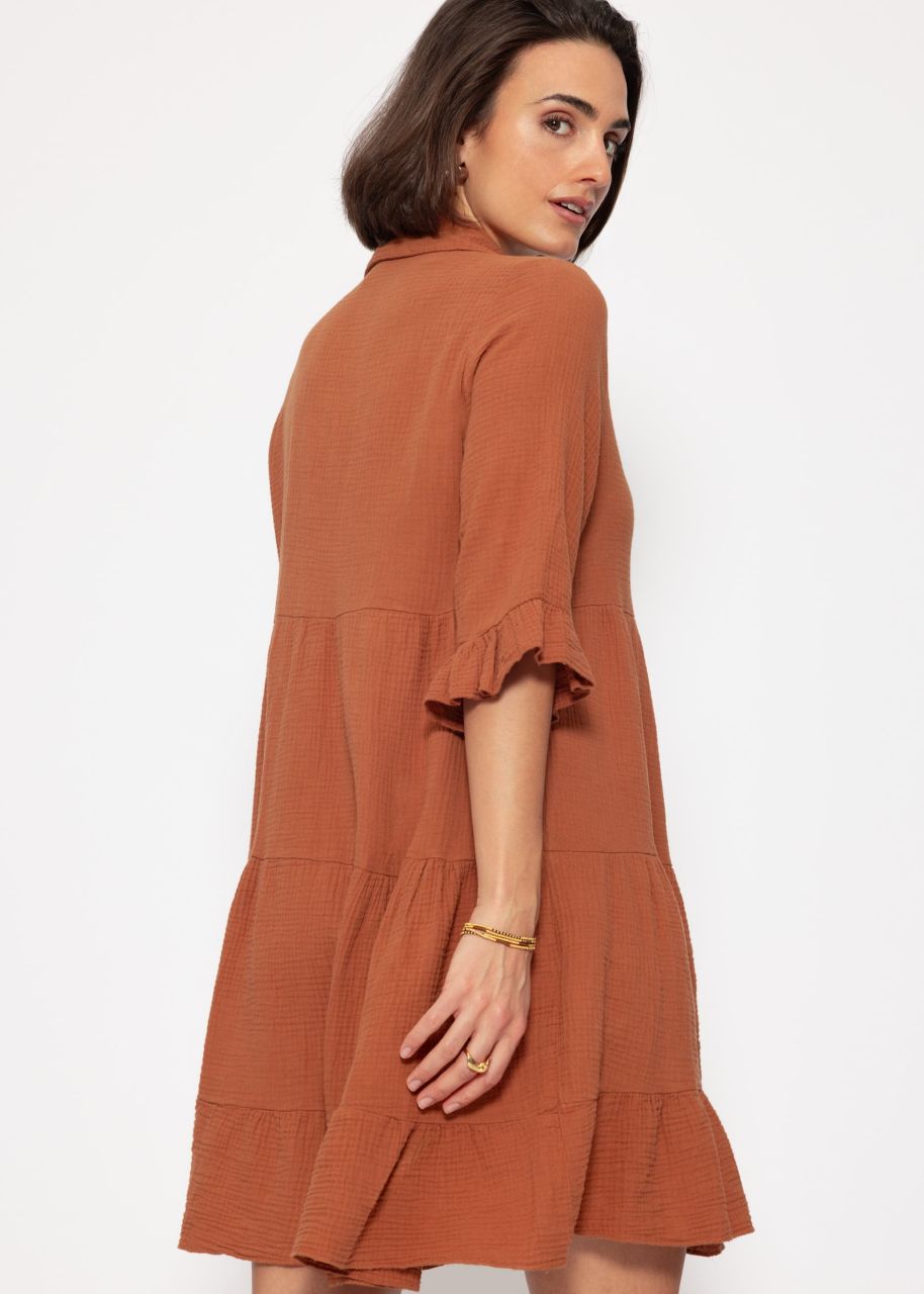 Musselin Kleid mit Volants - cognac