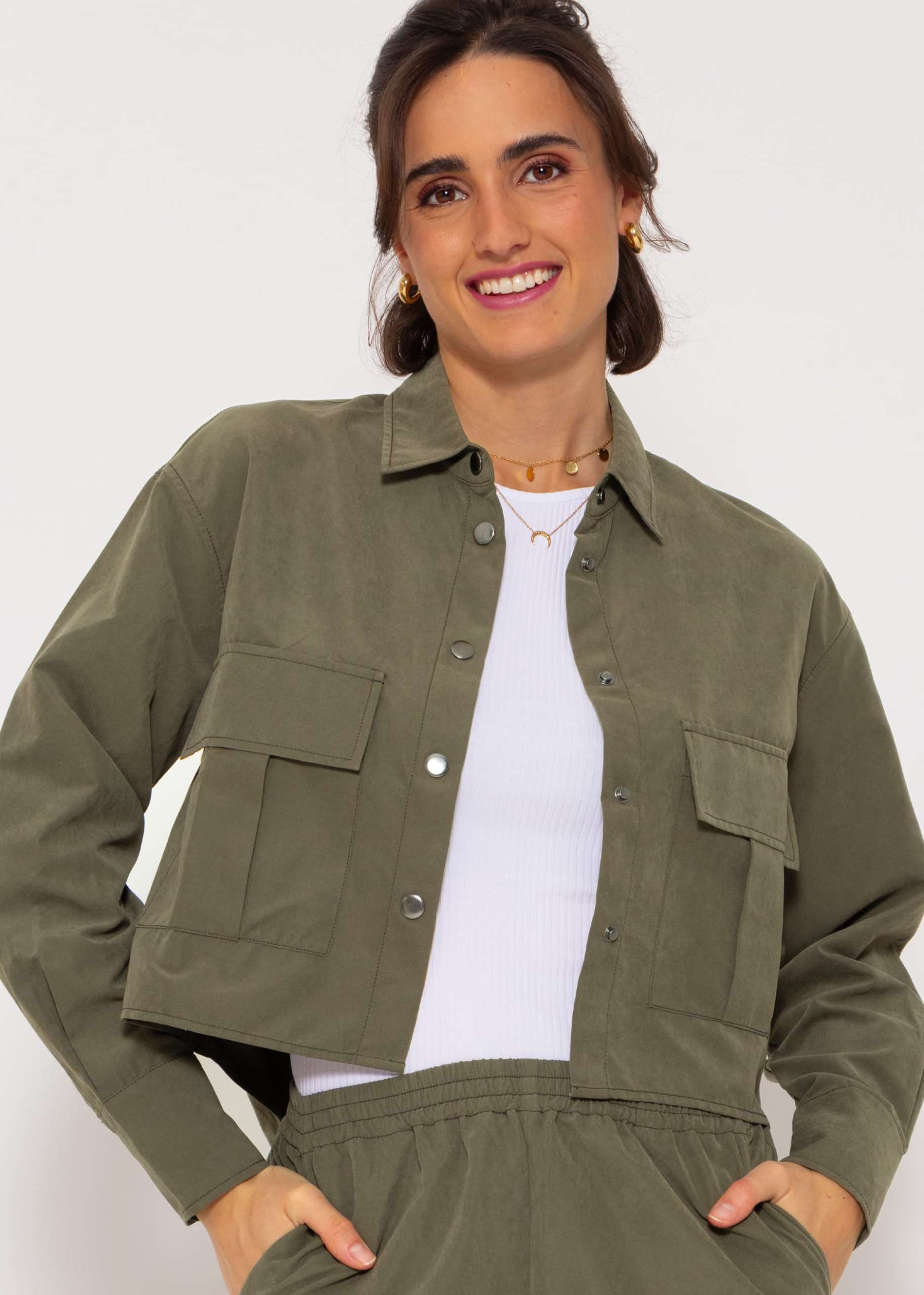 Kurze Blusenjacke - khaki