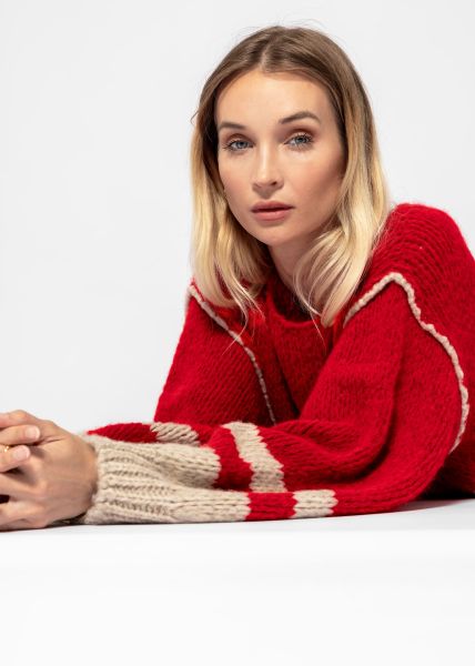 Pullover mit gestreiftem Saumende - rot-beige