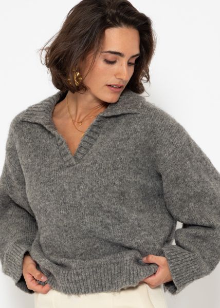 Oversize Pullover mit Kragen - grau