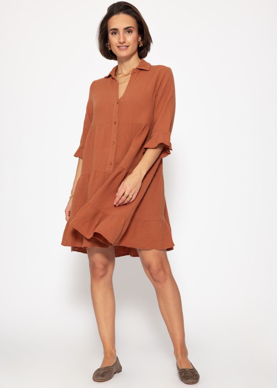 Musselin Kleid mit Volants - cognac