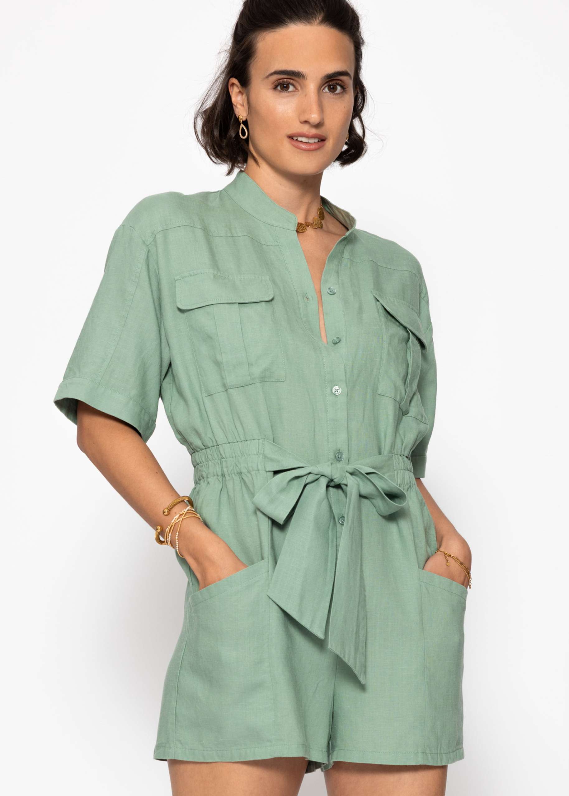 Leinenjumpsuit mit Bindegürtel - salbeigrün