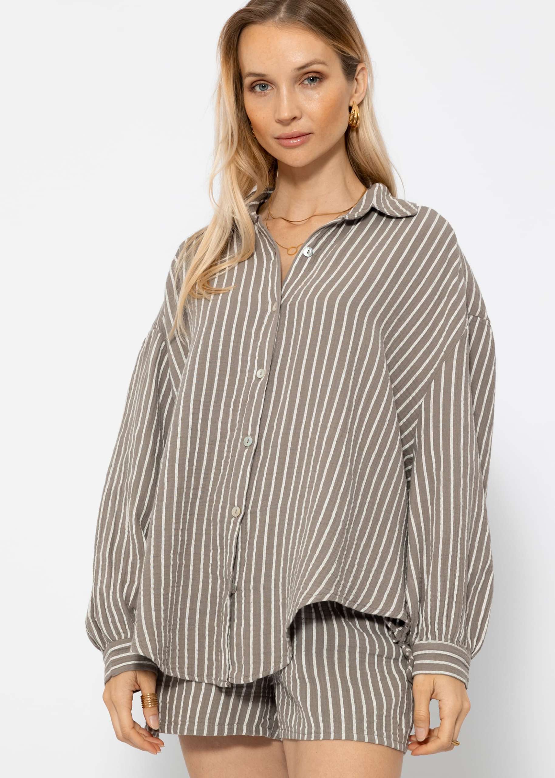 Gestreifte oversize Musselin Bluse - taupe