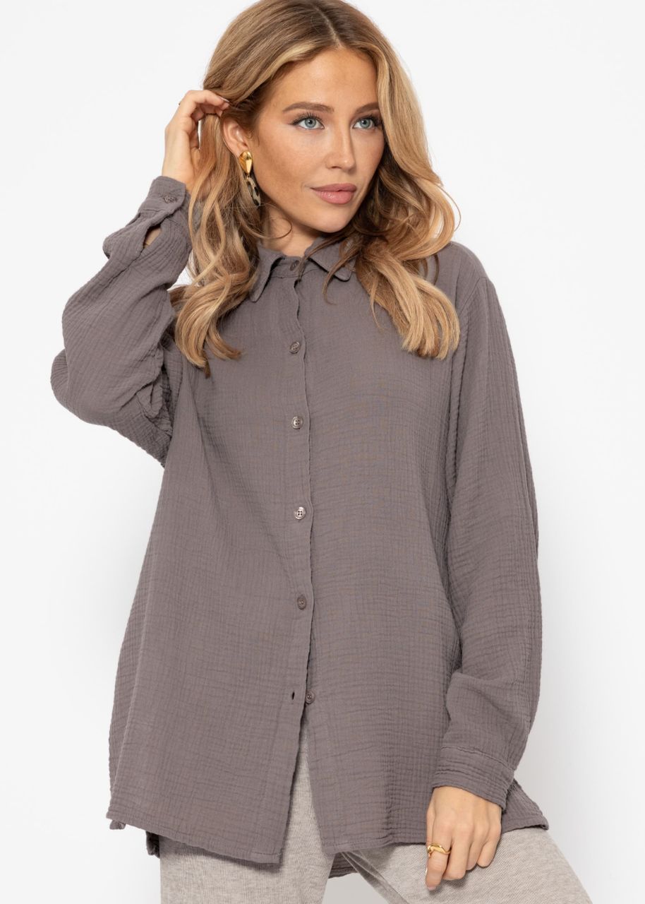 Klassisch geschnittene Bluse in Musselin - taupe