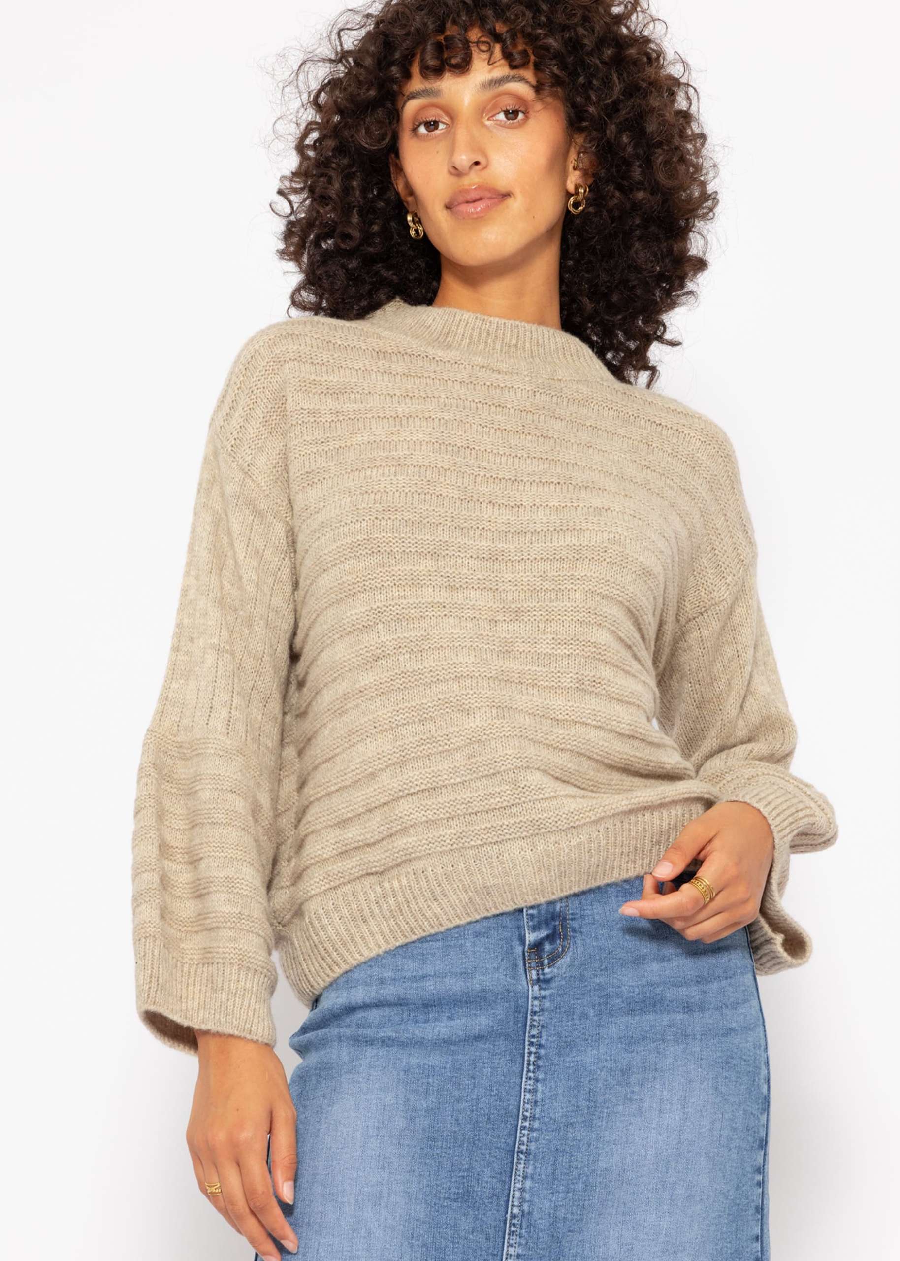 Strukturierter Pullover mit Rundhalsausschnitt - beige