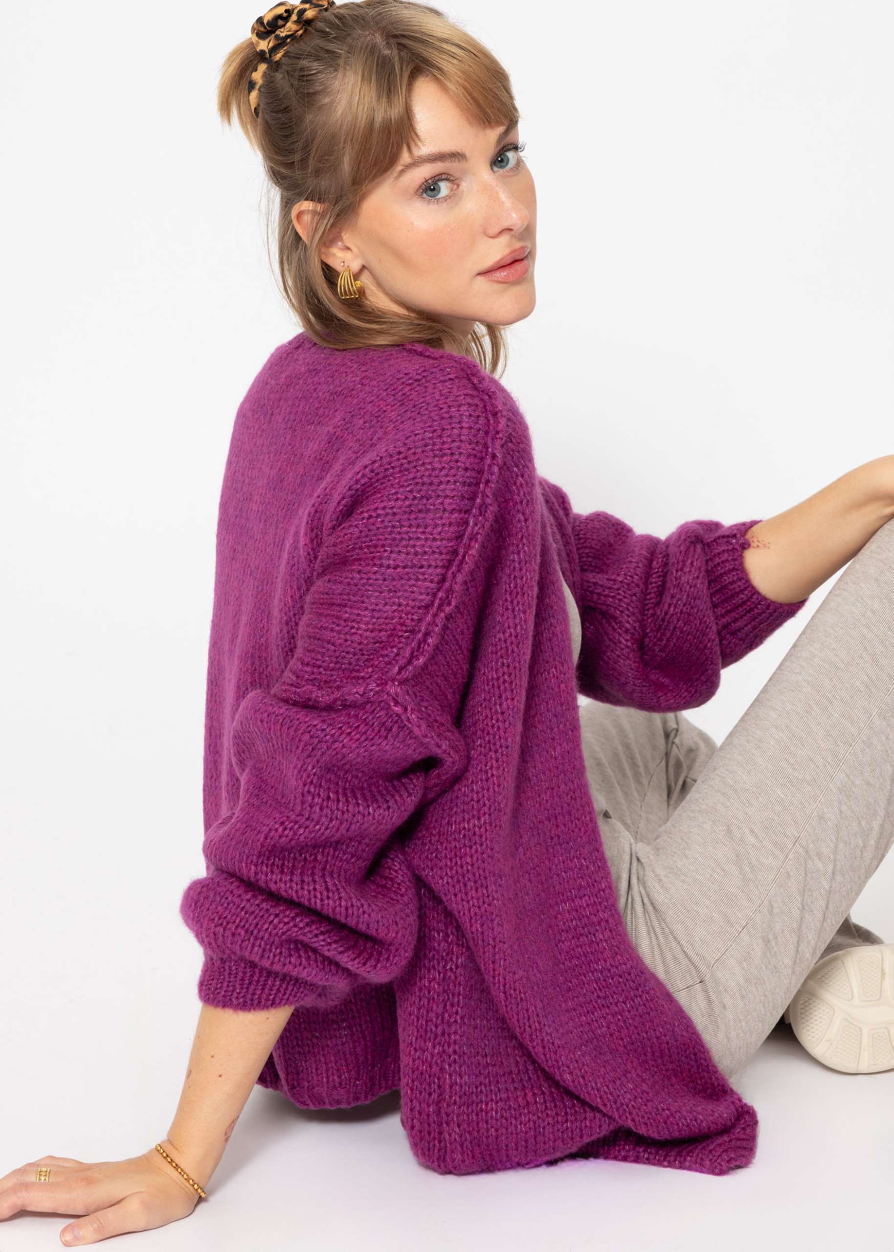 Lässiger Cardigan mit Außennähten - violett