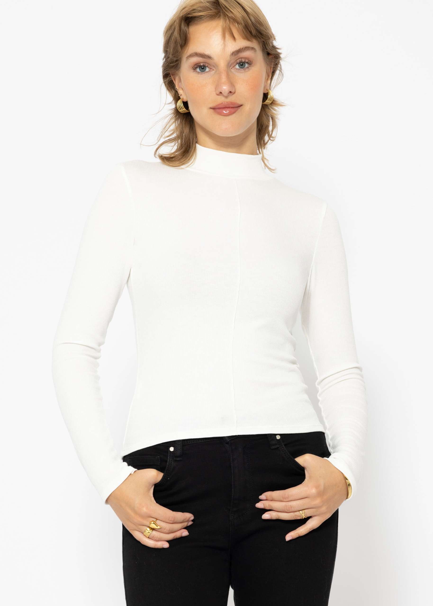 Langarmshirt mit Rollkragen und Biese - offwhite