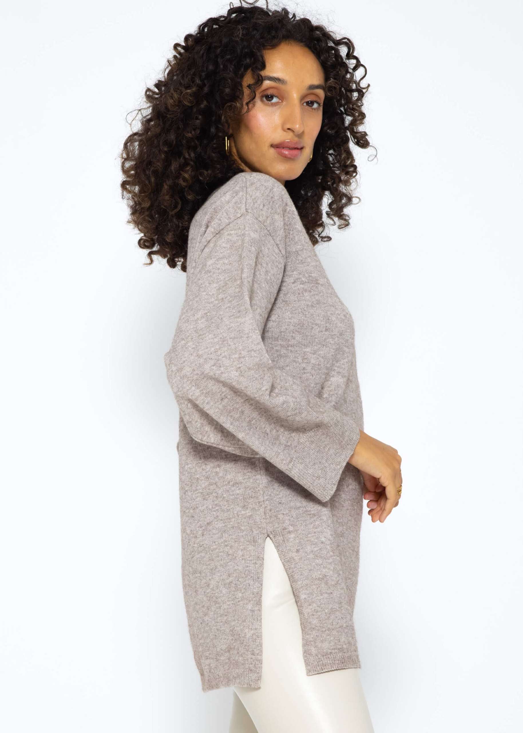 Oversize Pullover mit Seitenschlitzen - taupe