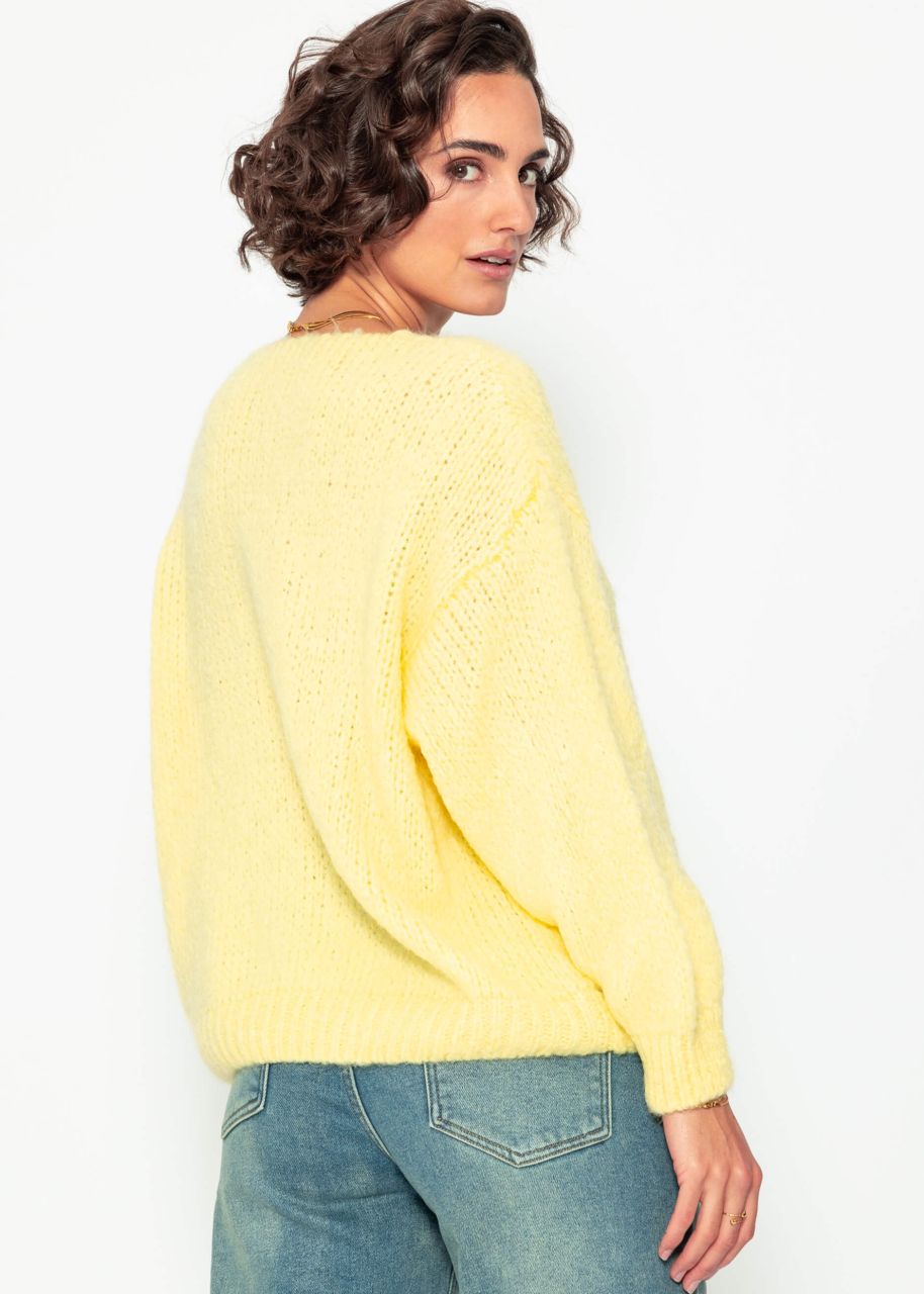 Oversize Pullover mit V-Ausschnitt - gelb