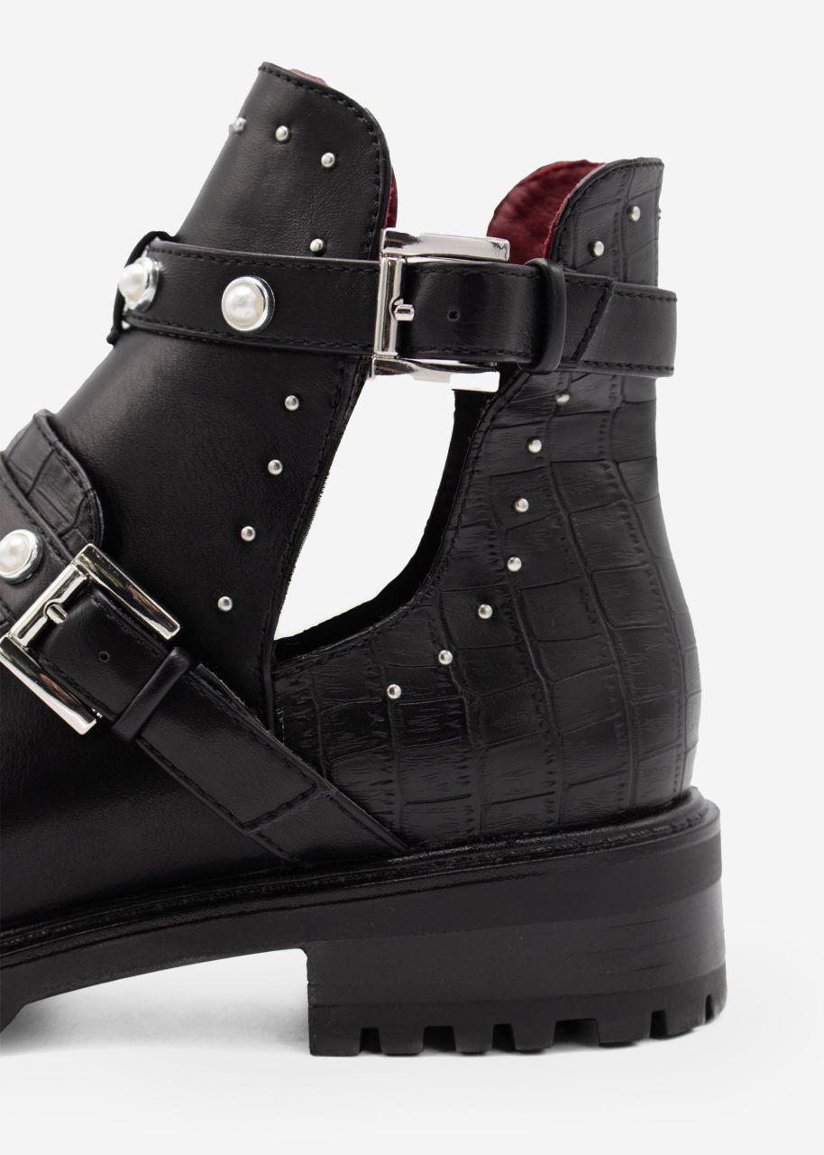 Cut-Out Booties mit Perlen und Nieten, schwarz