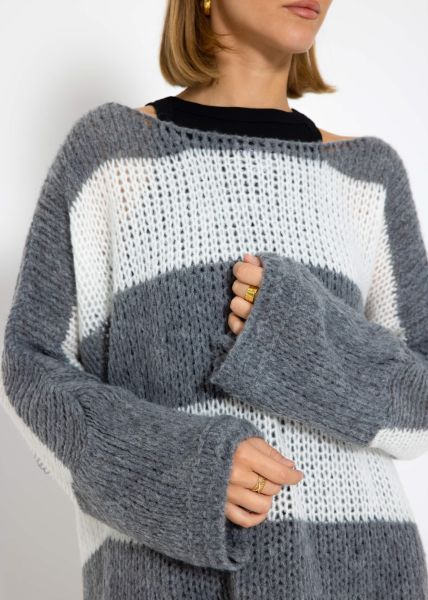 Locker gestrickter oversize Pullover - grau-weiß