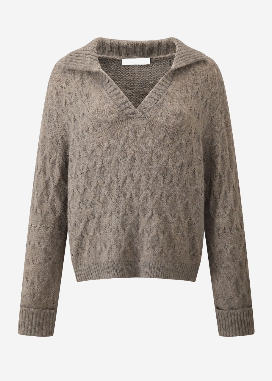 Flauschiger Zopfmuster-Pullover mit Kragen und V-Ausschnitt - taupe