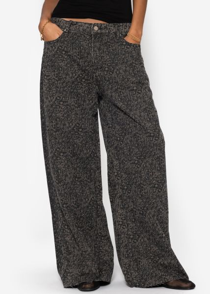 Weite Baggy-Jeans mit Leo-Print - braun