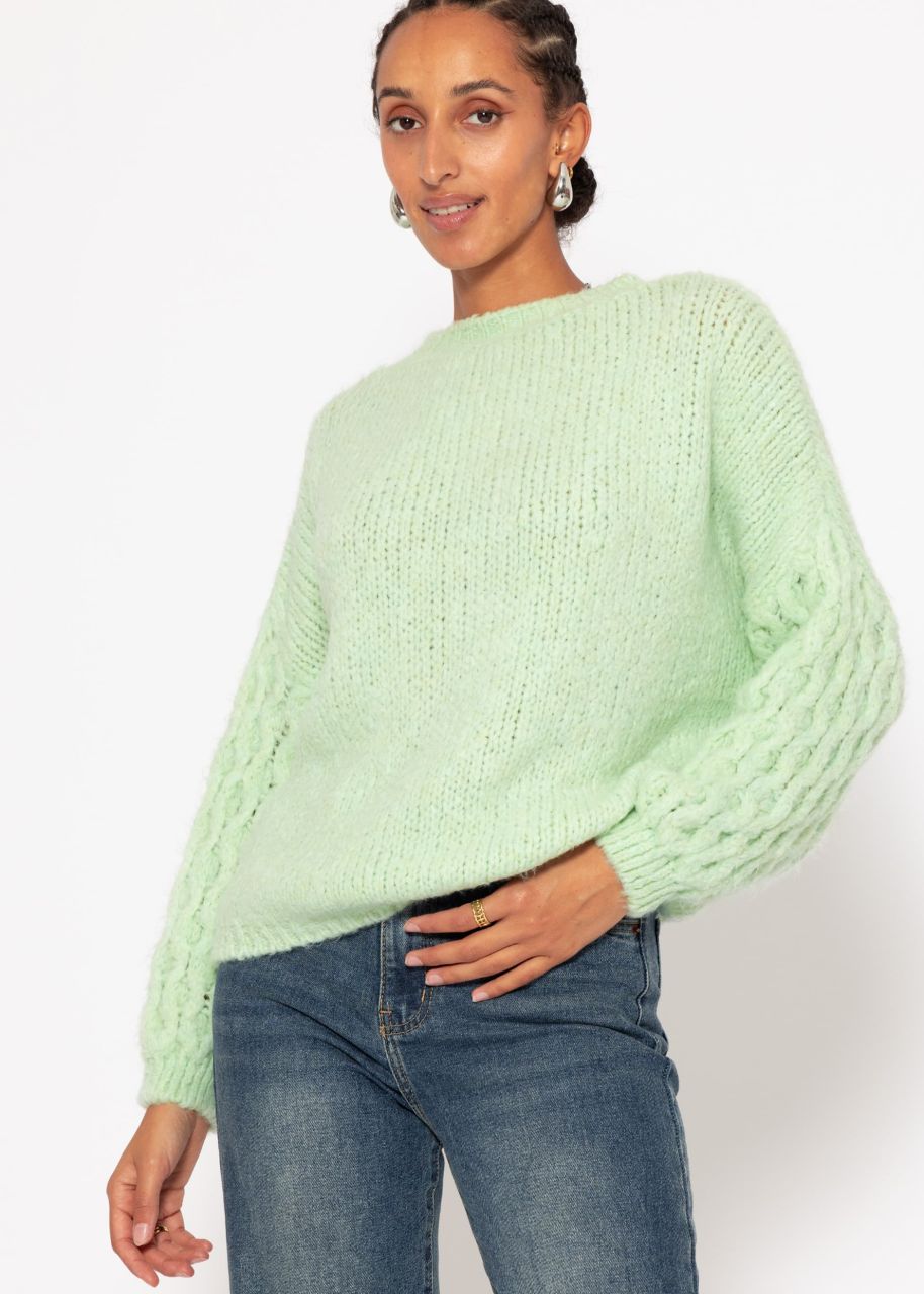 Flauschiger Strickpullover - salbeigrün