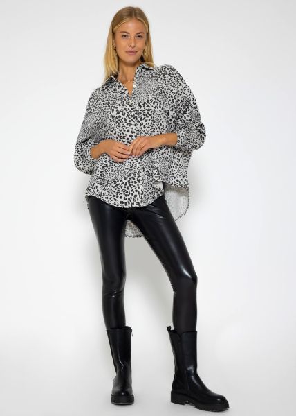 Musselin Bluse oversize, kurz, mit Leo-Print, hellbeige