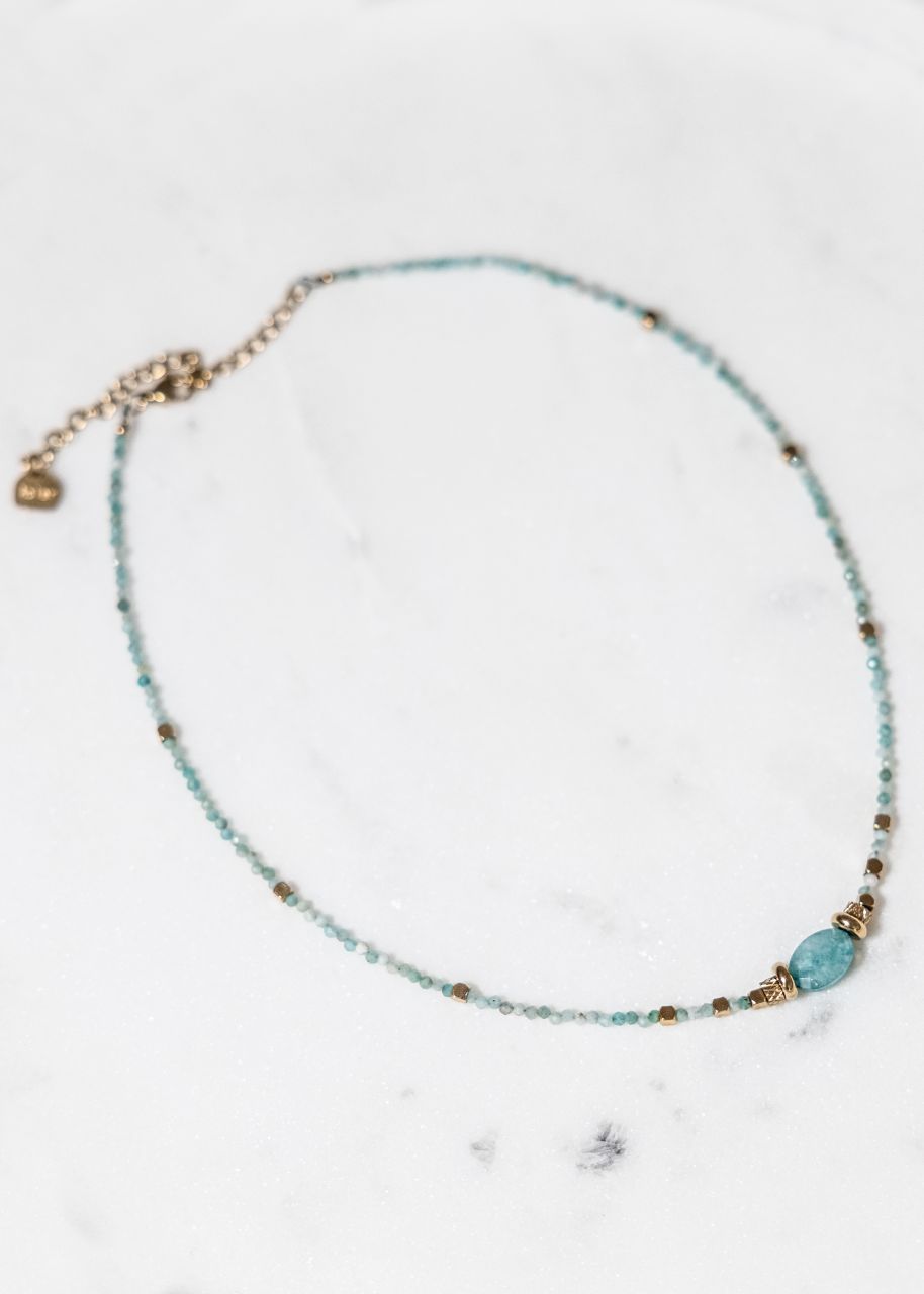 Schmale Halskette mit Amazonit Perlen, gold