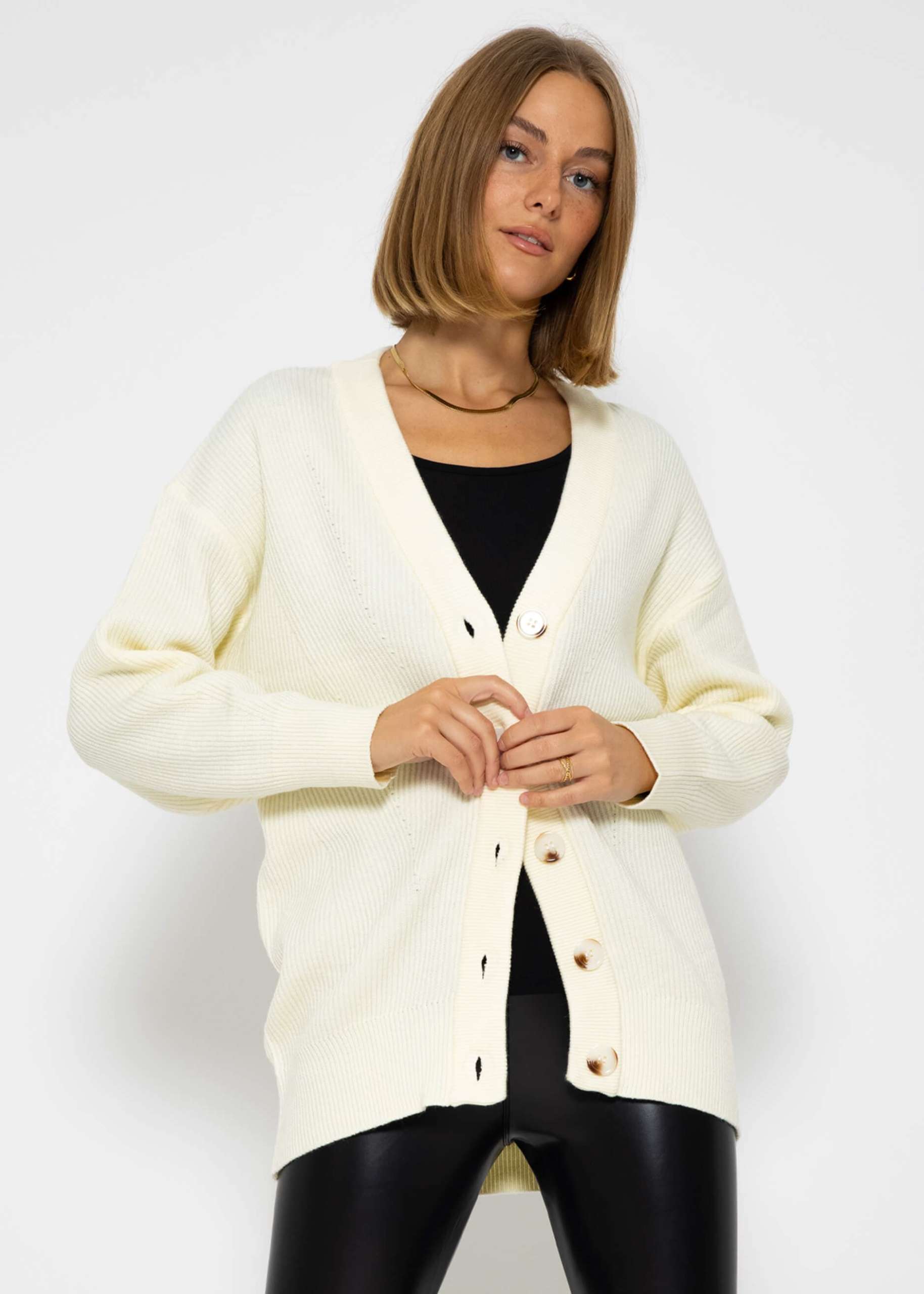 Strickjacke mit V-Ausschnitt - creme