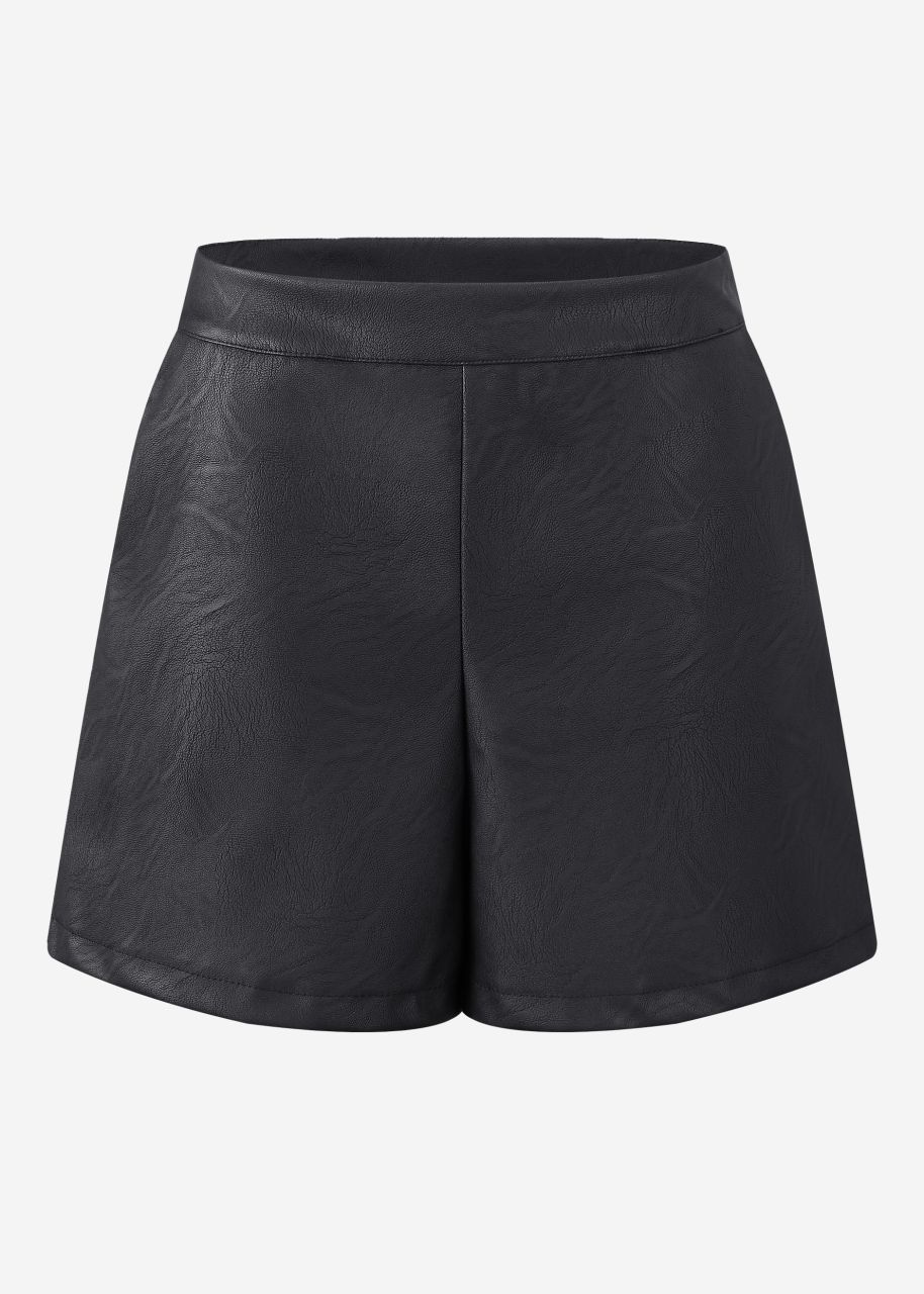 Shorts in Lederoptik - schwarz