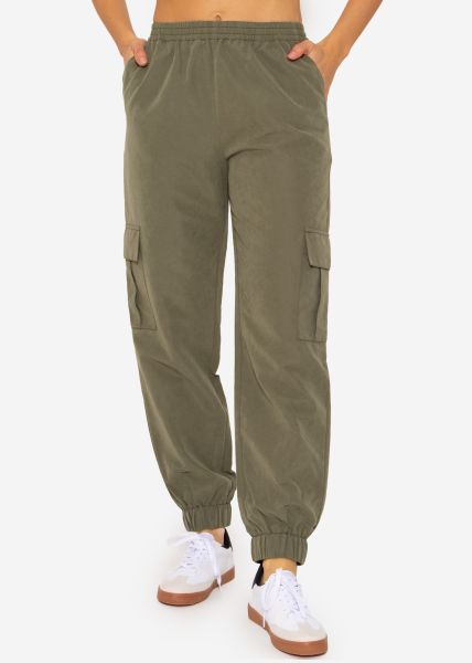 Hose mit aufgesetzten Taschen - khaki