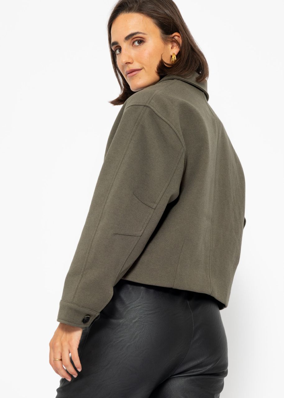 Kurze Jacke mit Innenfutter - khaki