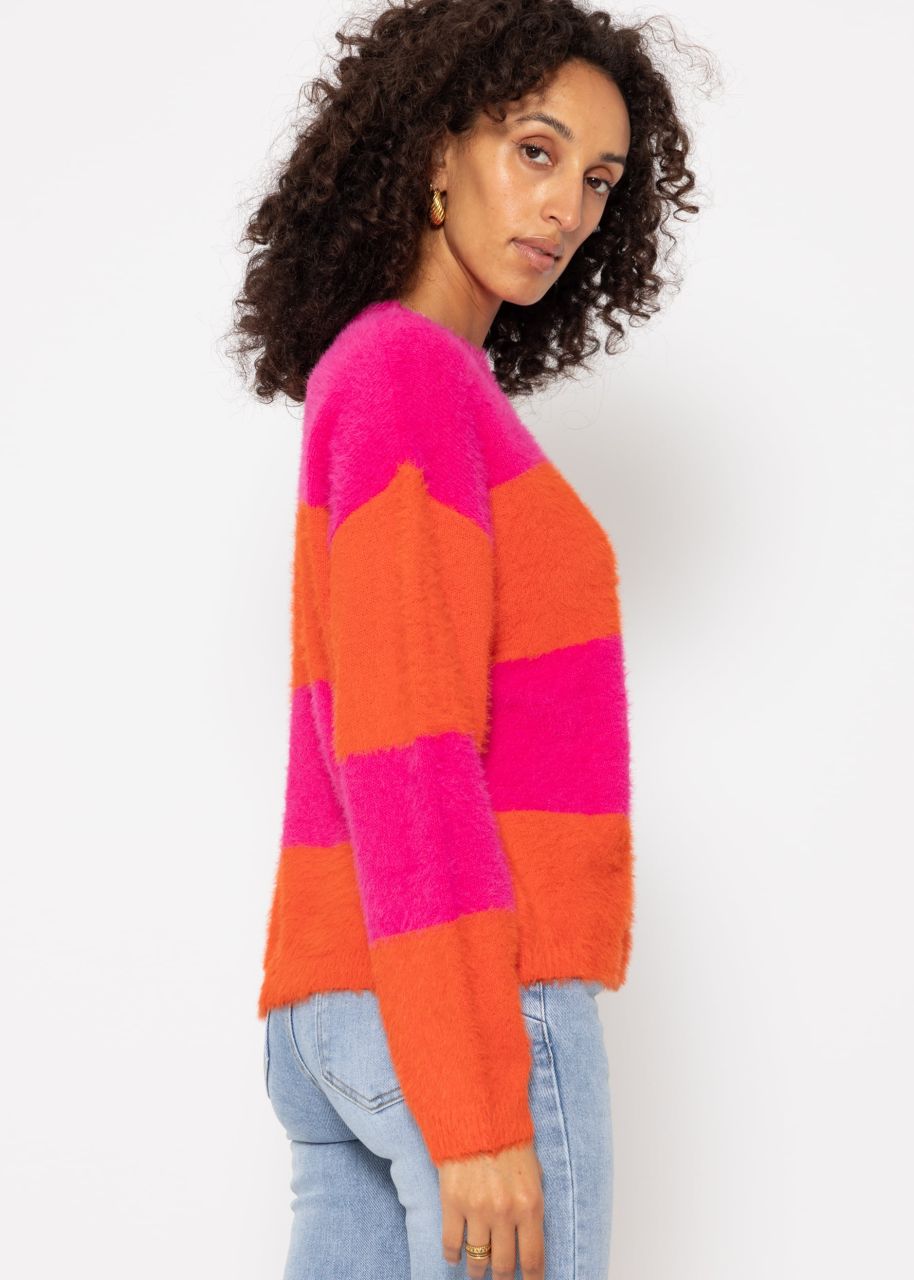 Flauschiger Pullover mit Blockstreifen - pink-orange