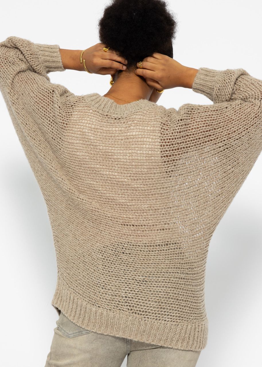 Locker gestrickter Pullover mit Fledermausärmeln - beige